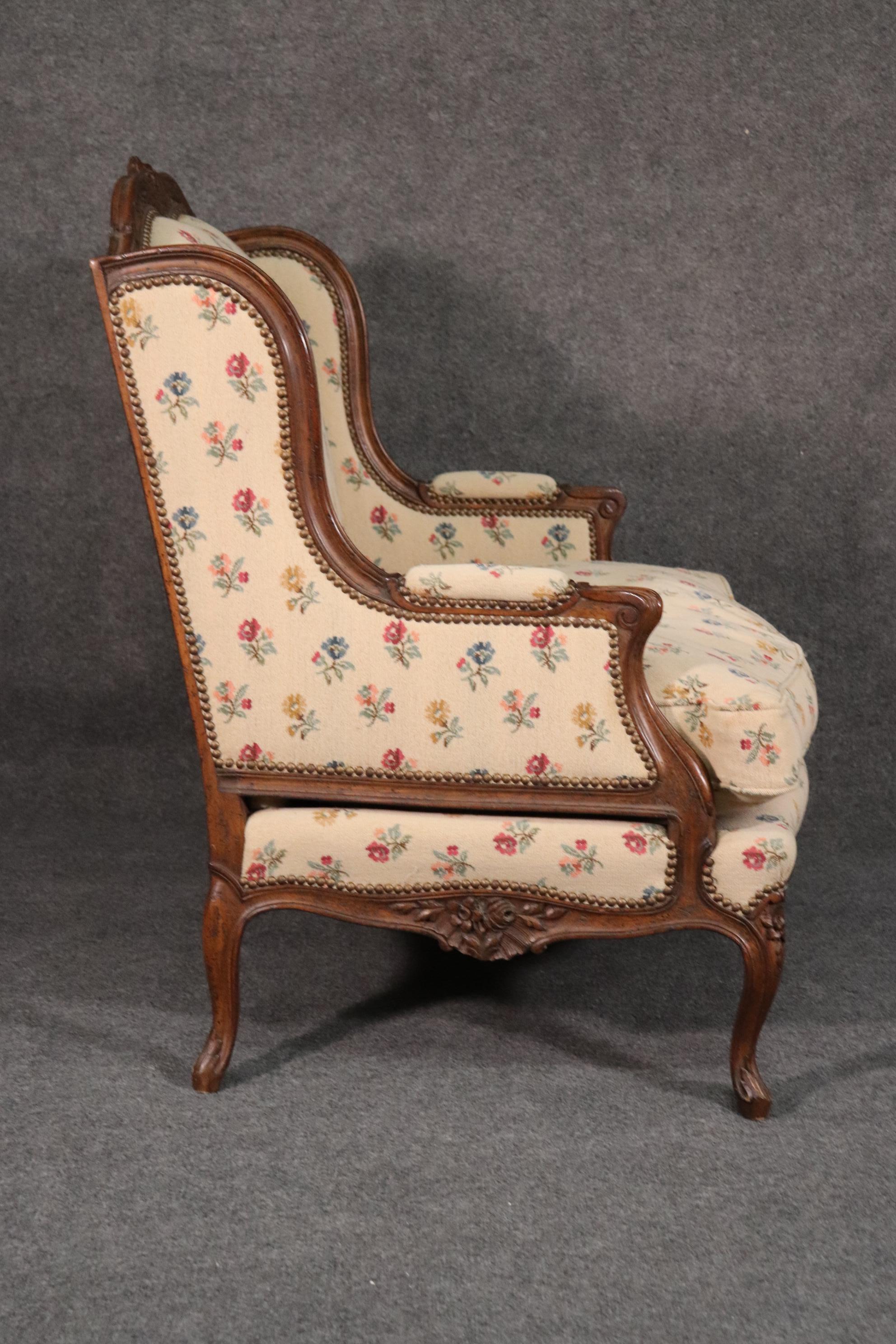 Carved Walnut French Louis XV Bergere Chair Marquis, Circa 1950 In Good Condition In Swedesboro, NJ