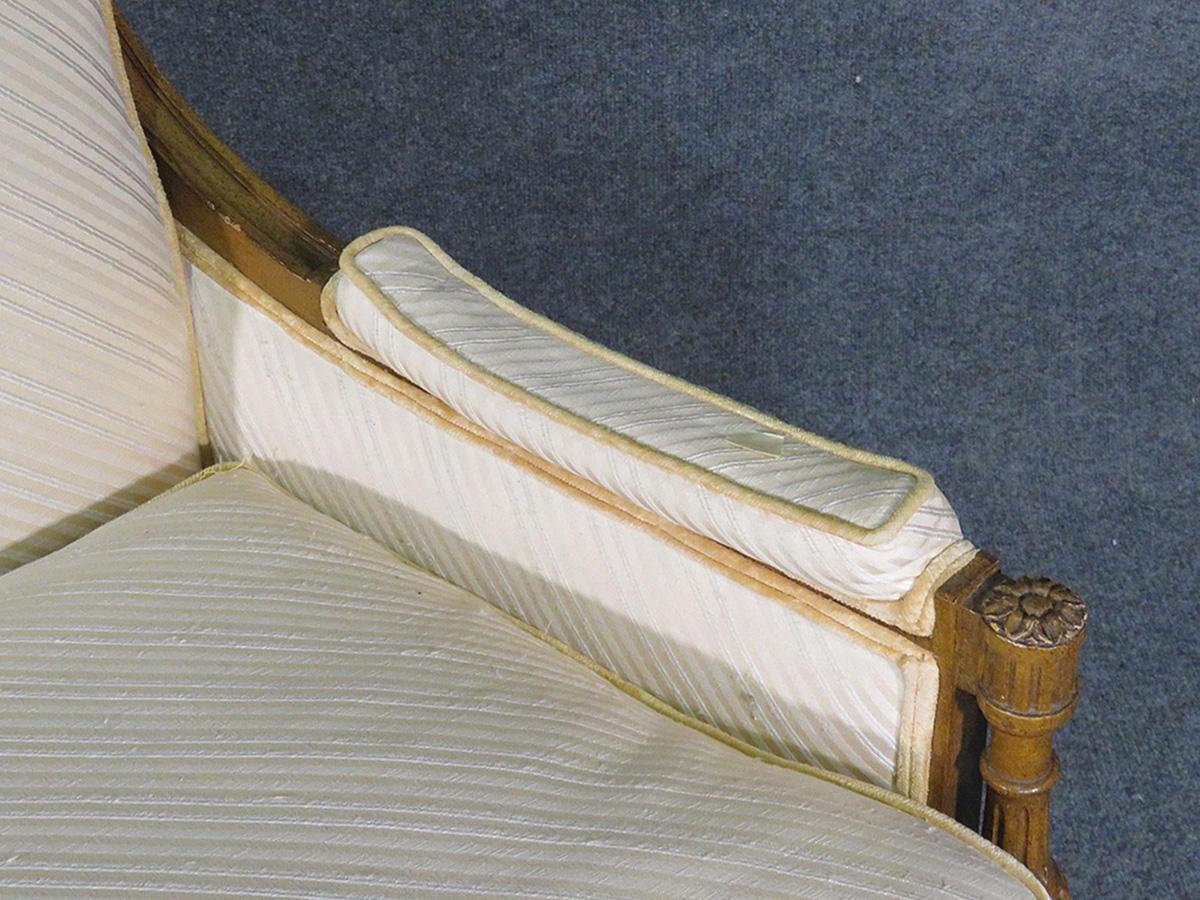 Carved Walnut French Louis XVI Settee Canape Sofa, circa 1940s In Good Condition In Swedesboro, NJ