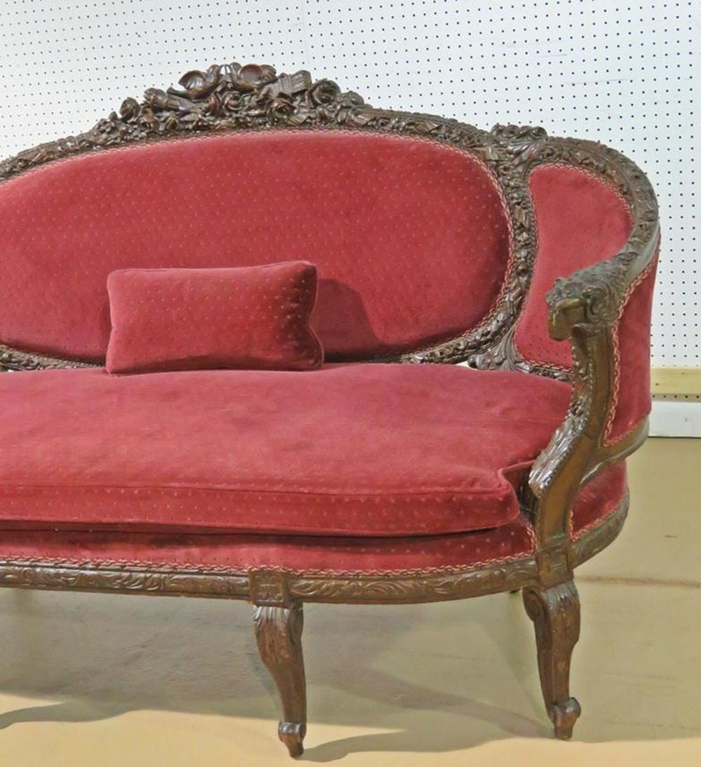 Carved Walnut French Rams Head Louis XVI Settee Canape Sofa, Circa 1920 1