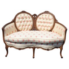 Geschnitztes Nussbaumholz Louis XV Cameo Back Settee Canape