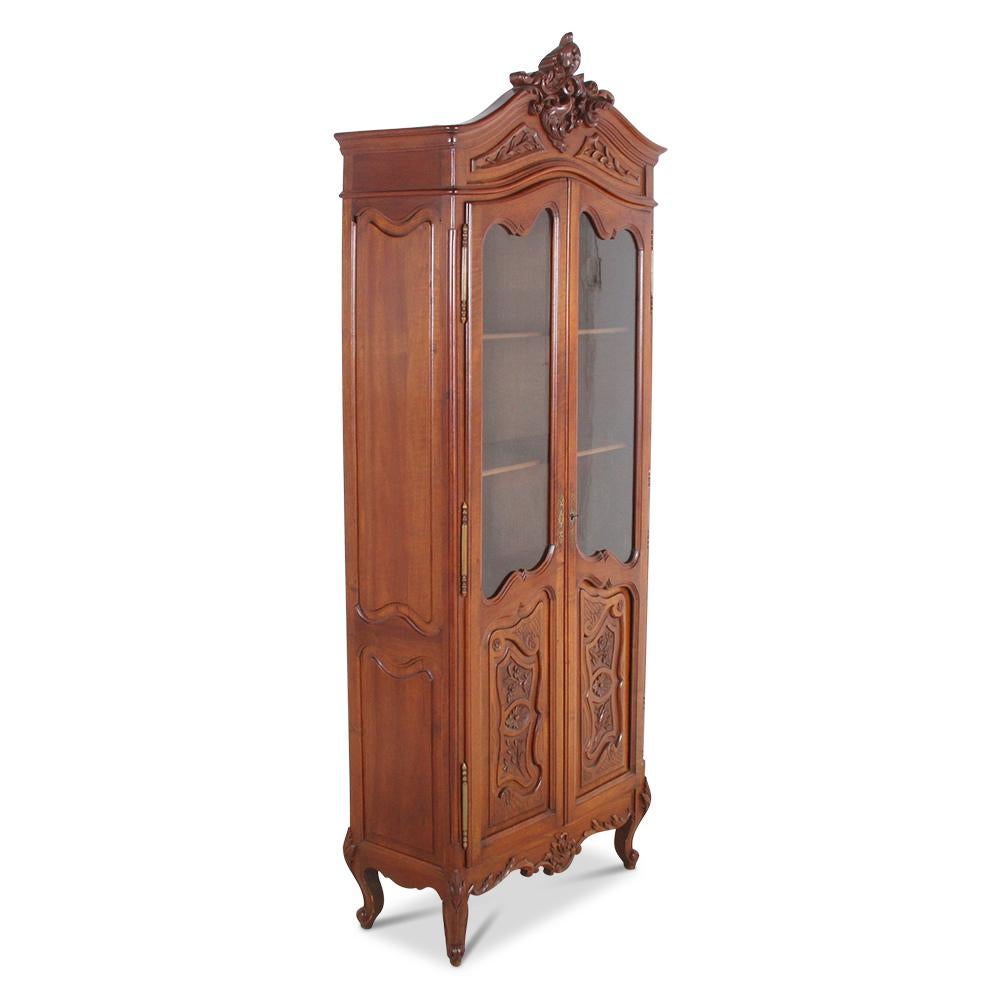 Carved Walnut Louis XV Style Bookcase In Good Condition In Vancouver, British Columbia