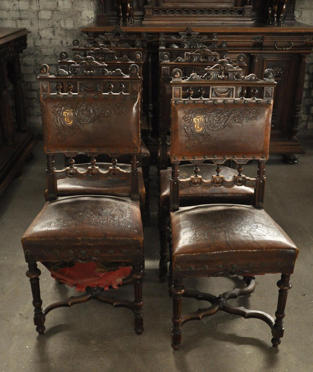French Carved Walnut Neo-Renaissance Dining Room Furniture For Sale