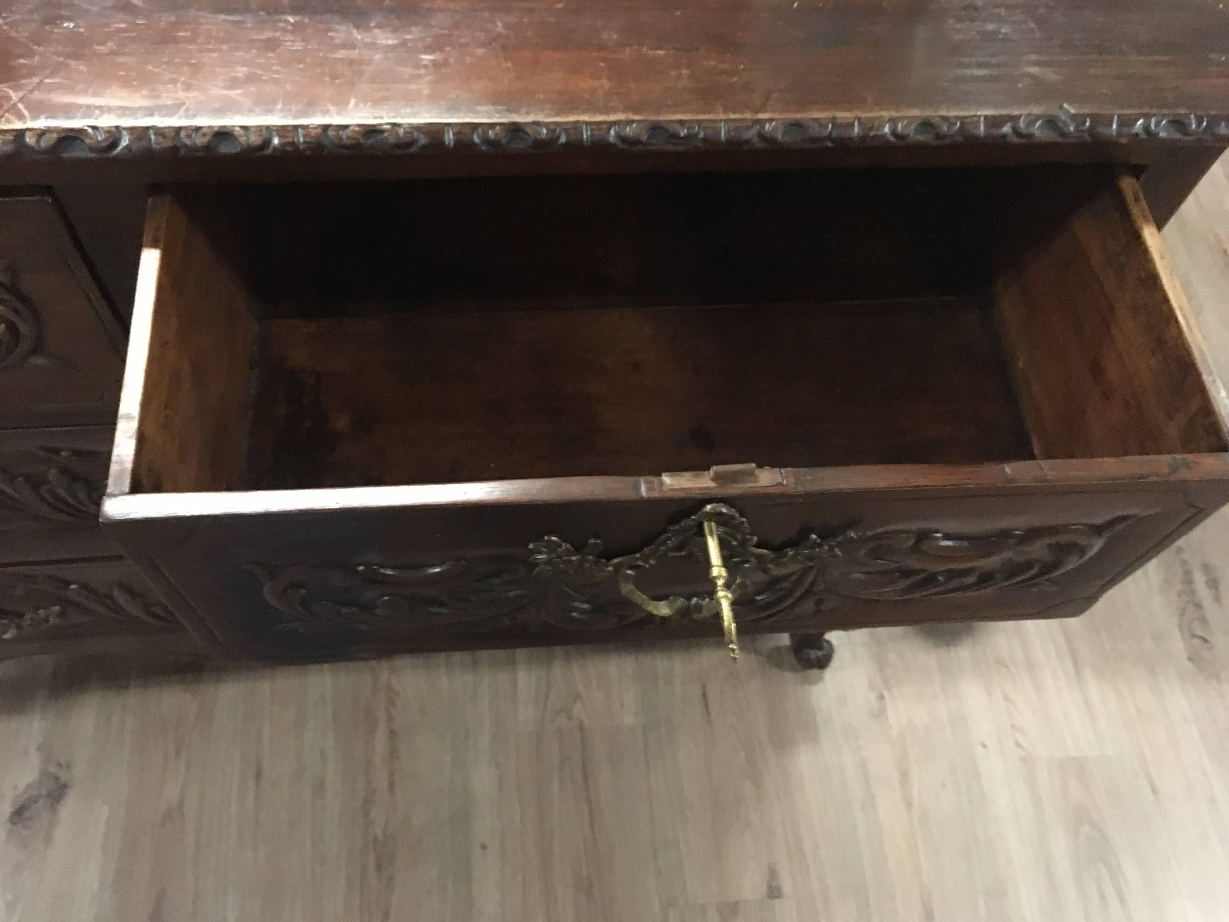 Carved Walnut Queen Anne Style Lowboy with Four Drawers For Sale 1