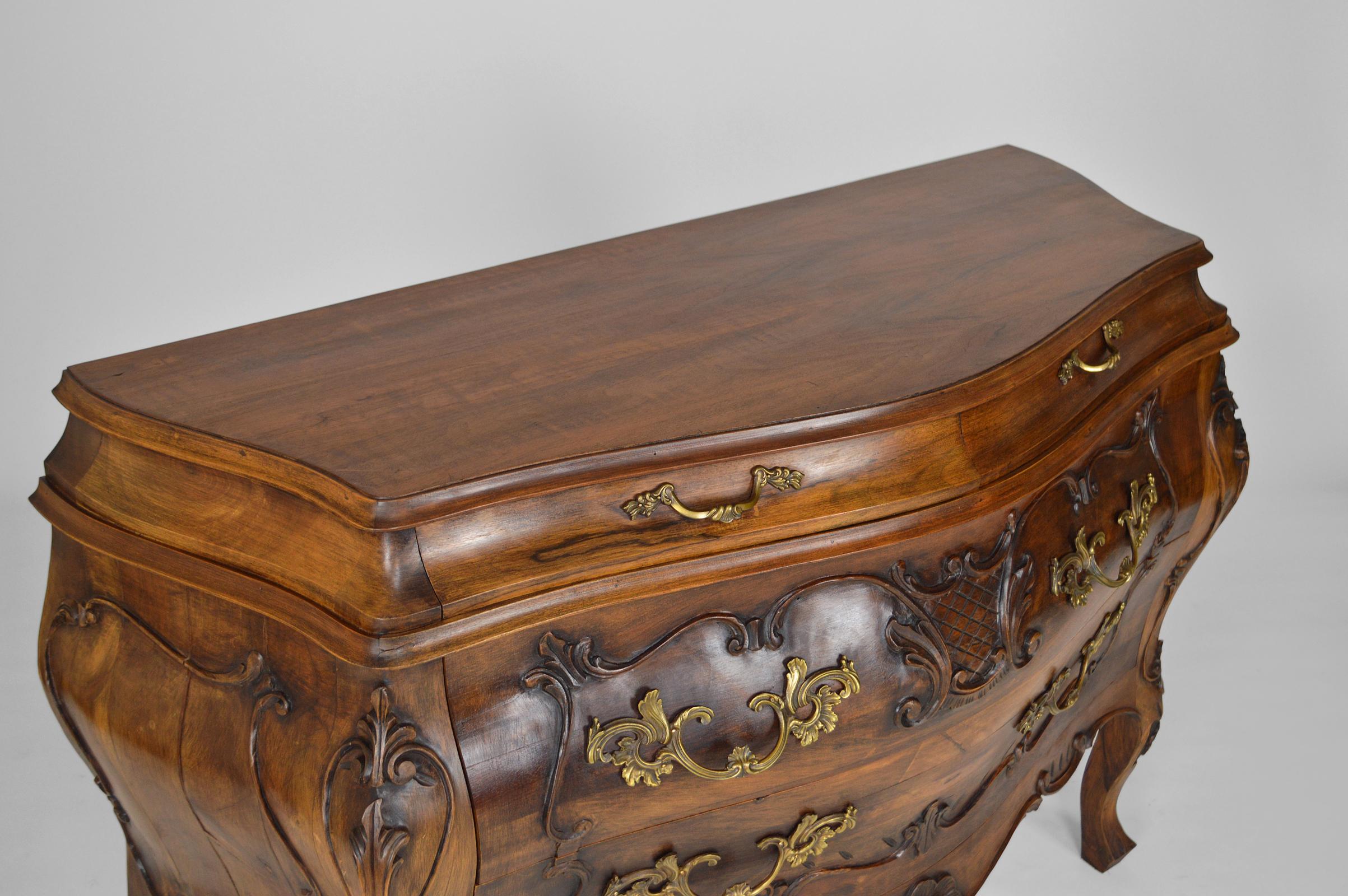 Carved Walnut Rococo / Louis XV Style 4-Drawer Commode, 20th Century For Sale 6