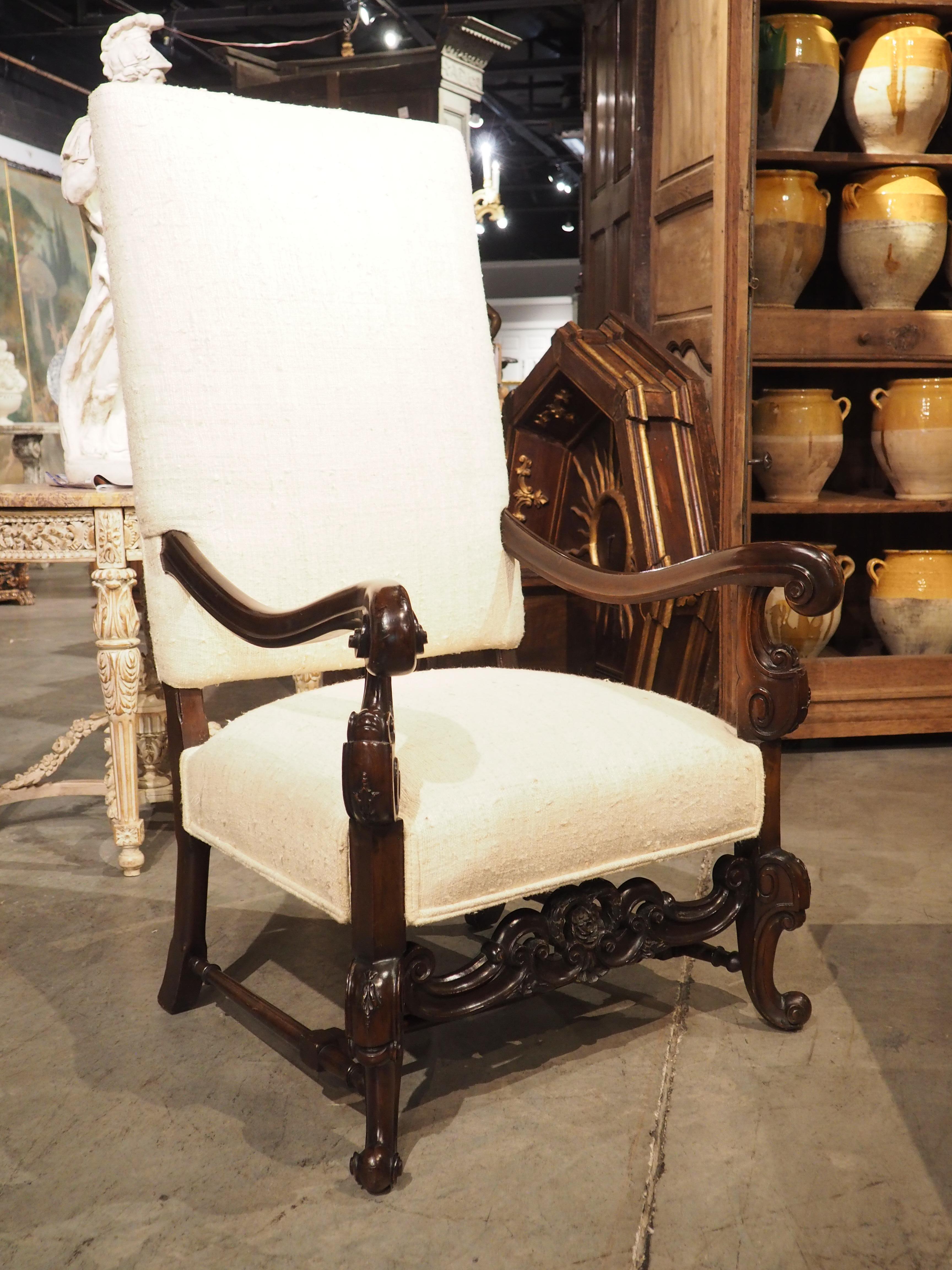 Carved Walnut Wood Baroque Style Armchair with Raw Silk Upholstery, Mid 1900s For Sale 2