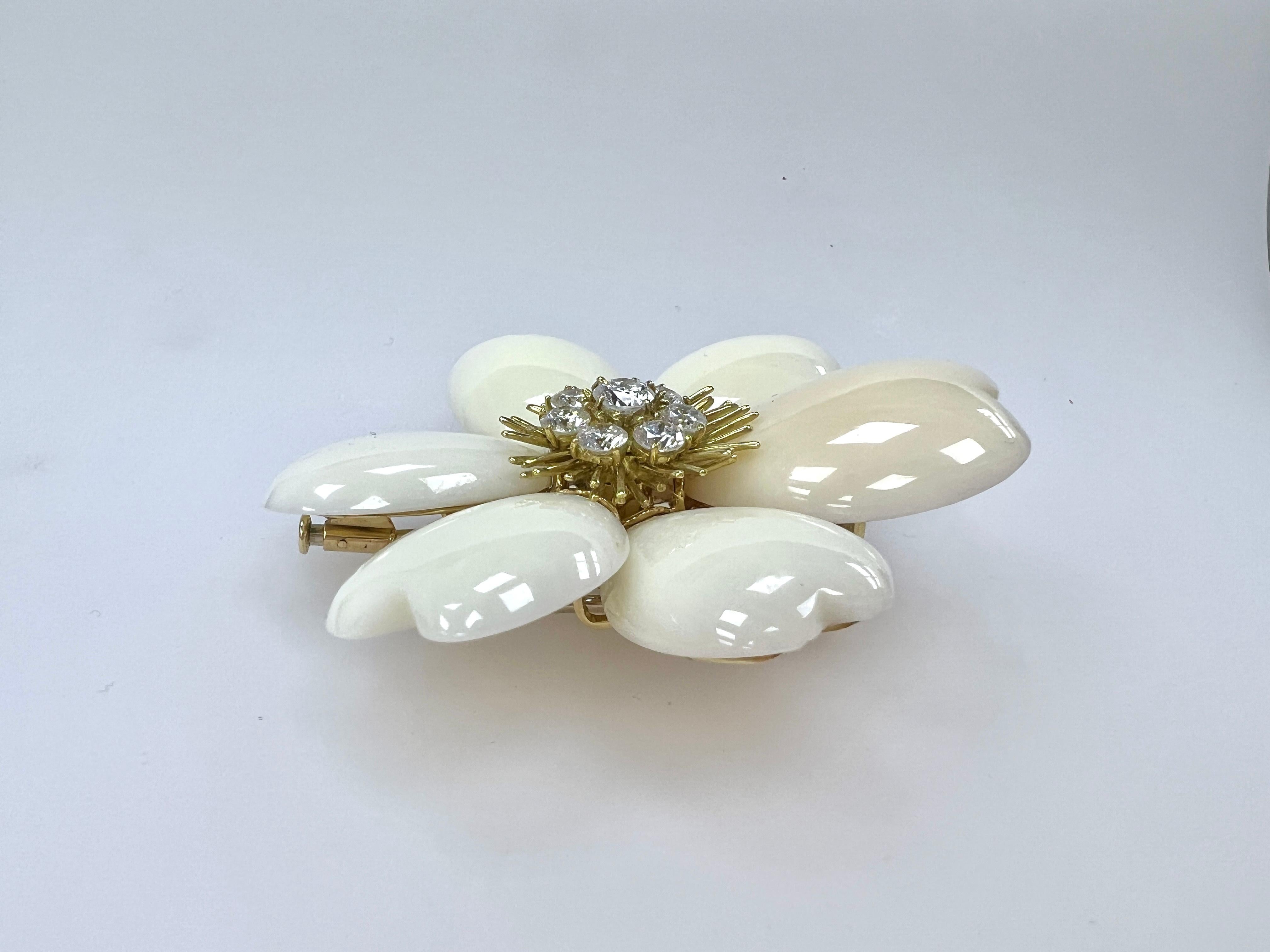 De las mujeres Broche-Clip de Coral Blanco Tallado, Oro y Diamantes en venta