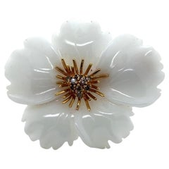 Carved White Nephrite Jade Diamond 18 Karat Yellow Gold Floral Vintage  Brooch