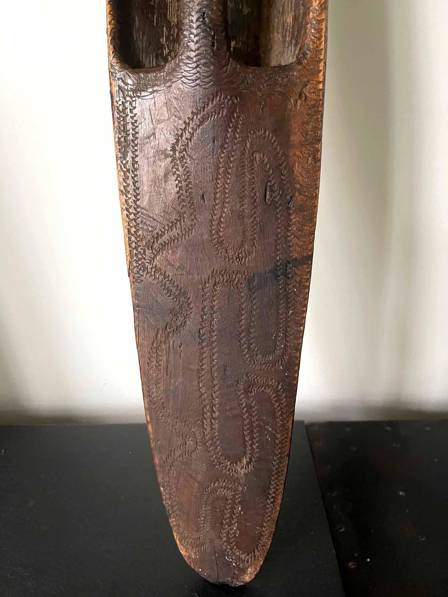 Carved Wood Aboriginal Shield, Western Australia For Sale 6