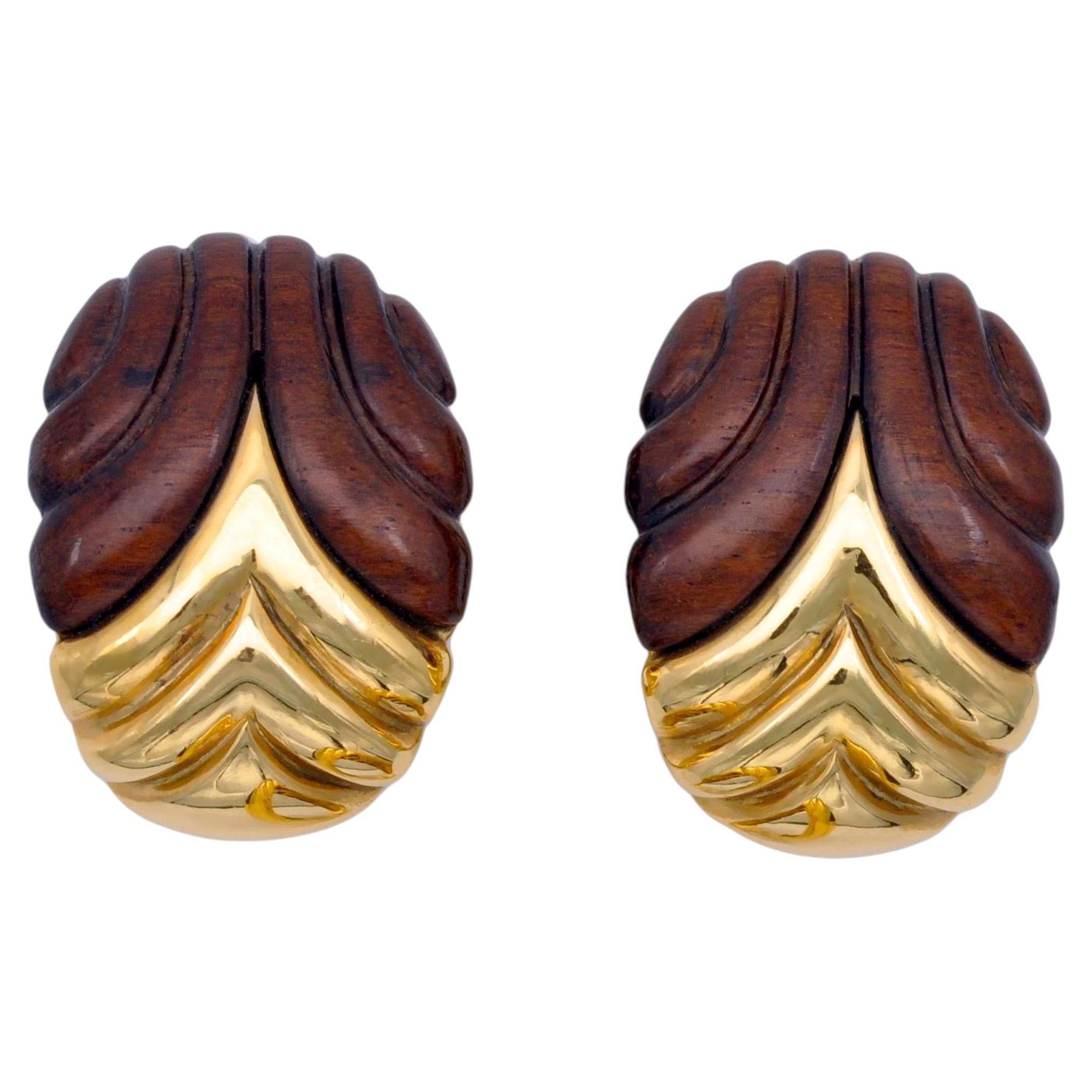 Carved Wood and 18-Karat Yellow Gold Clip-on Earrings