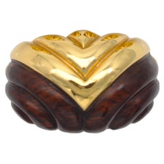Carved Wood and 18-Karat Yellow Gold Ring