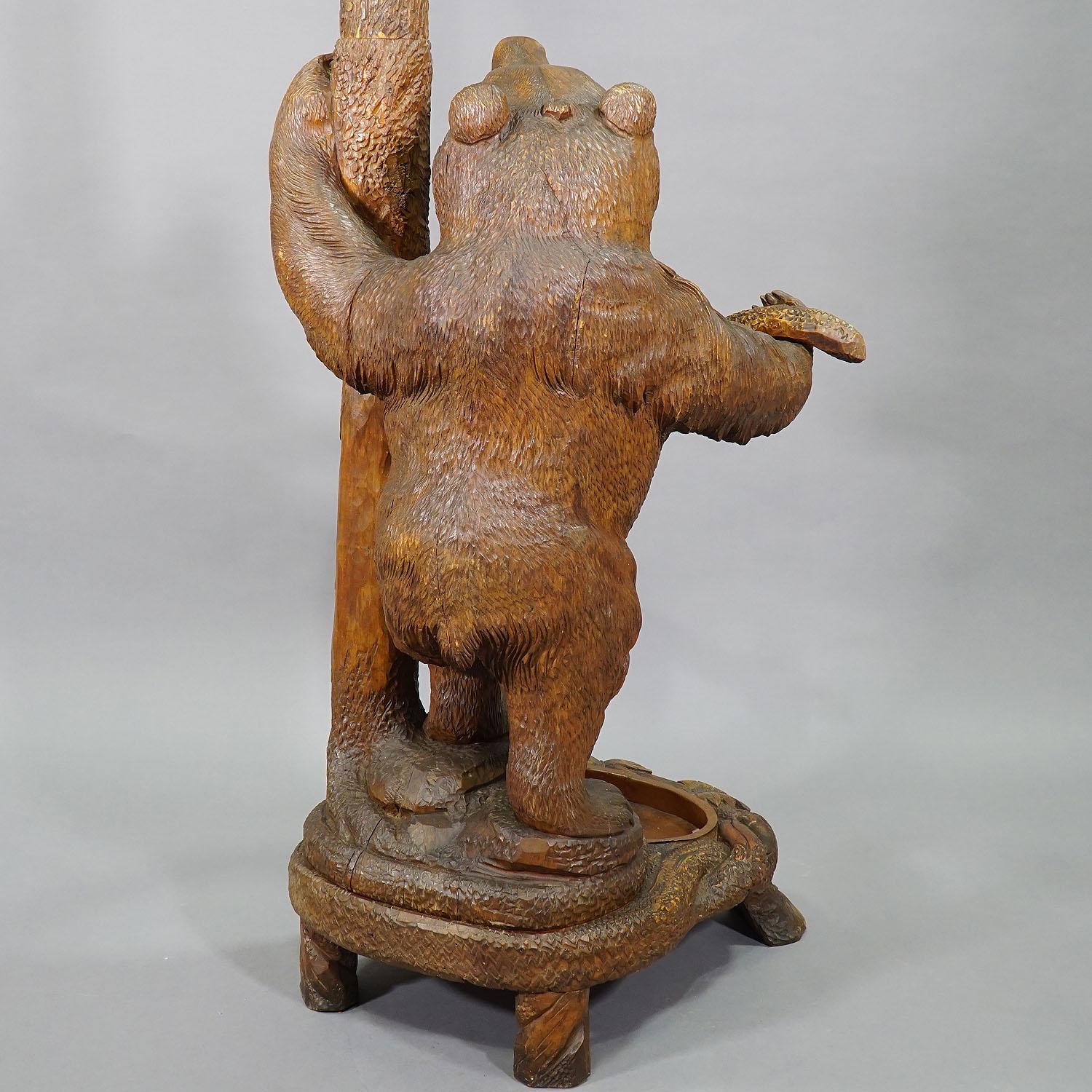 20th Century Carved Wood Bear Hallstand, Swiss Brienz, circa 1900