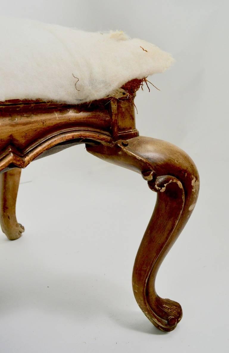 Panchina in Wood intagliato con gambe a cabriola in vendita 2