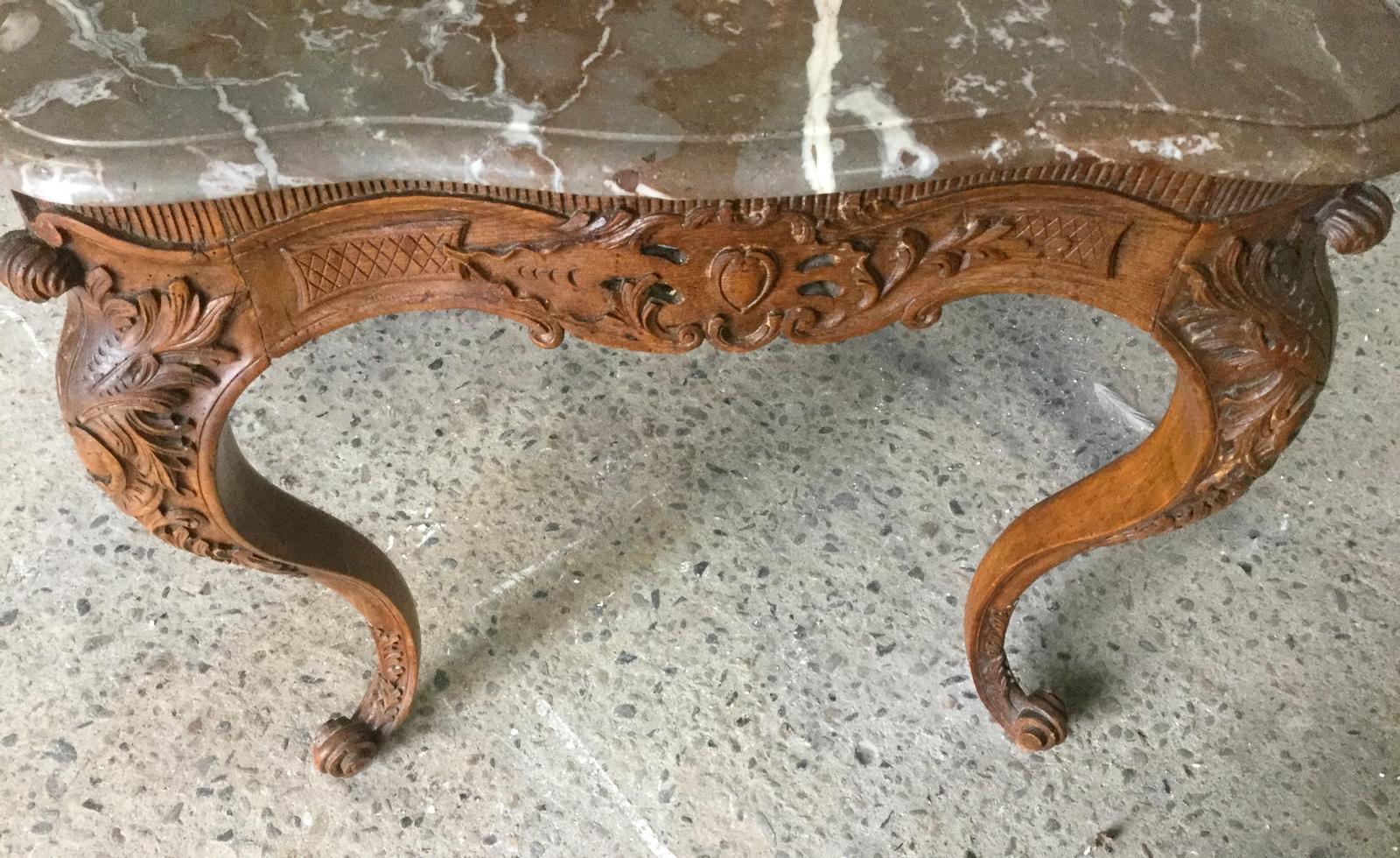 Carved Wood Center Table with Marble Top, France, 18th Century In Good Condition In Paris, FR