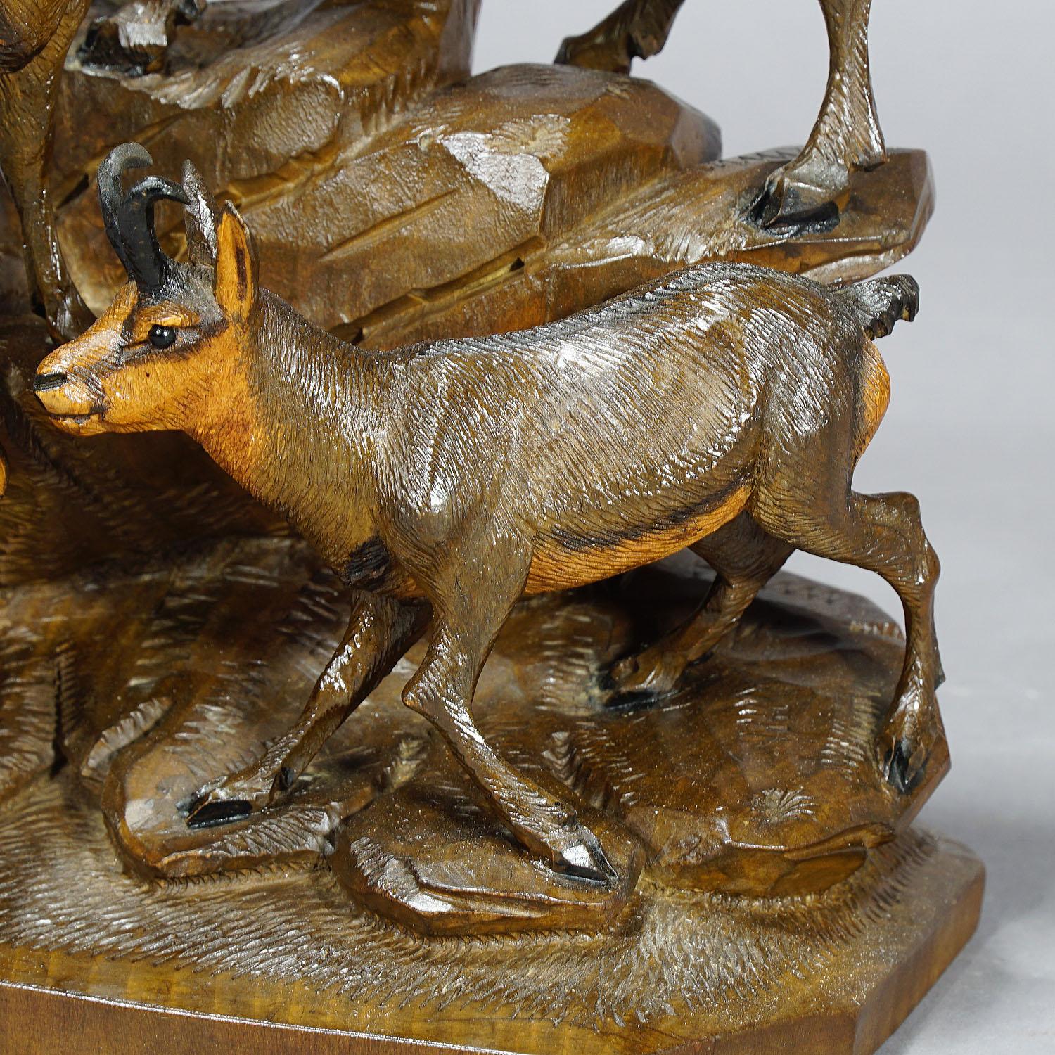 Carved Wood Chamois Family by Ernst Heissl, Ebensee Austria, circa 1900 In Good Condition For Sale In Berghuelen, DE