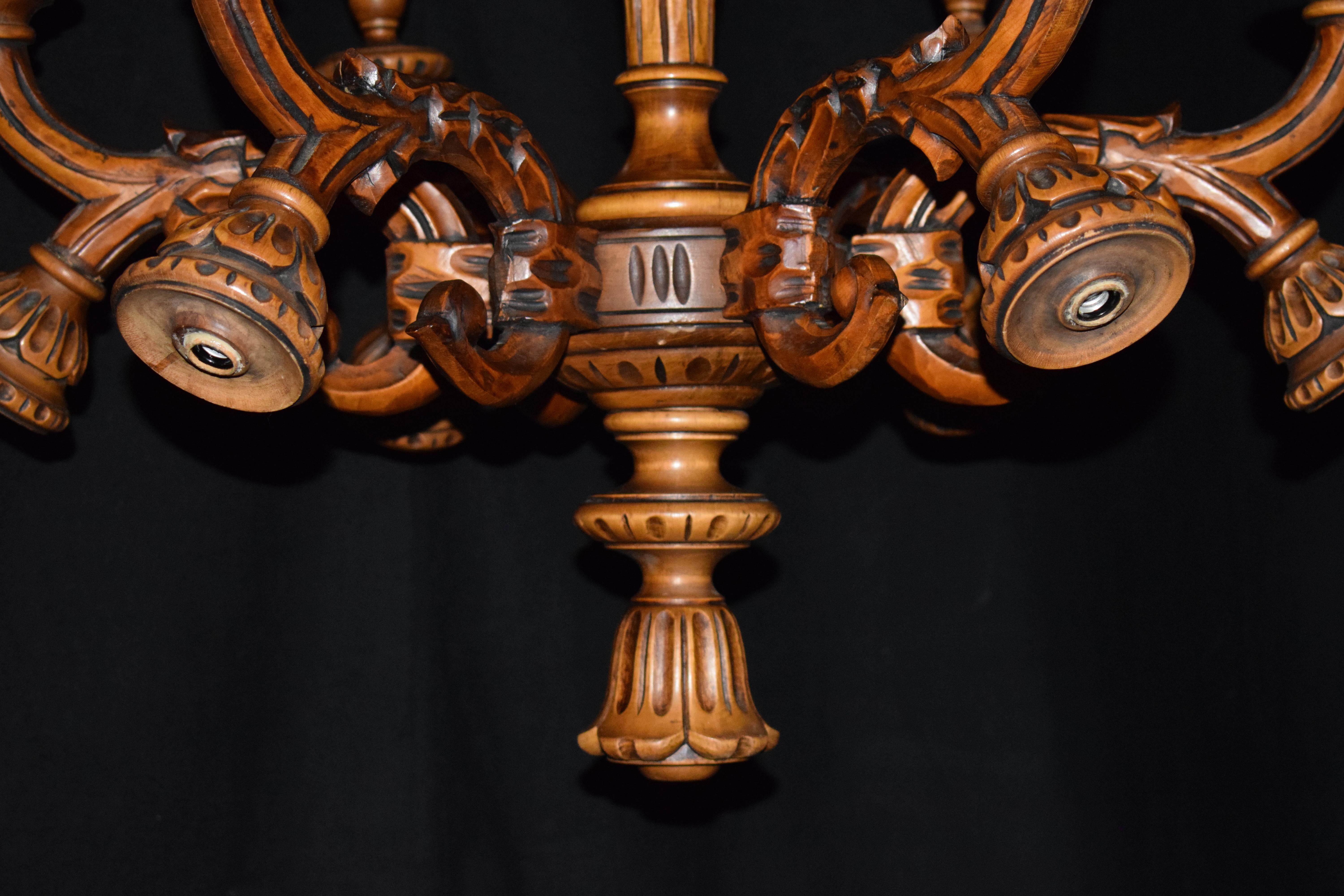 Carved Wood Chandelier In Good Condition In Atlanta, GA