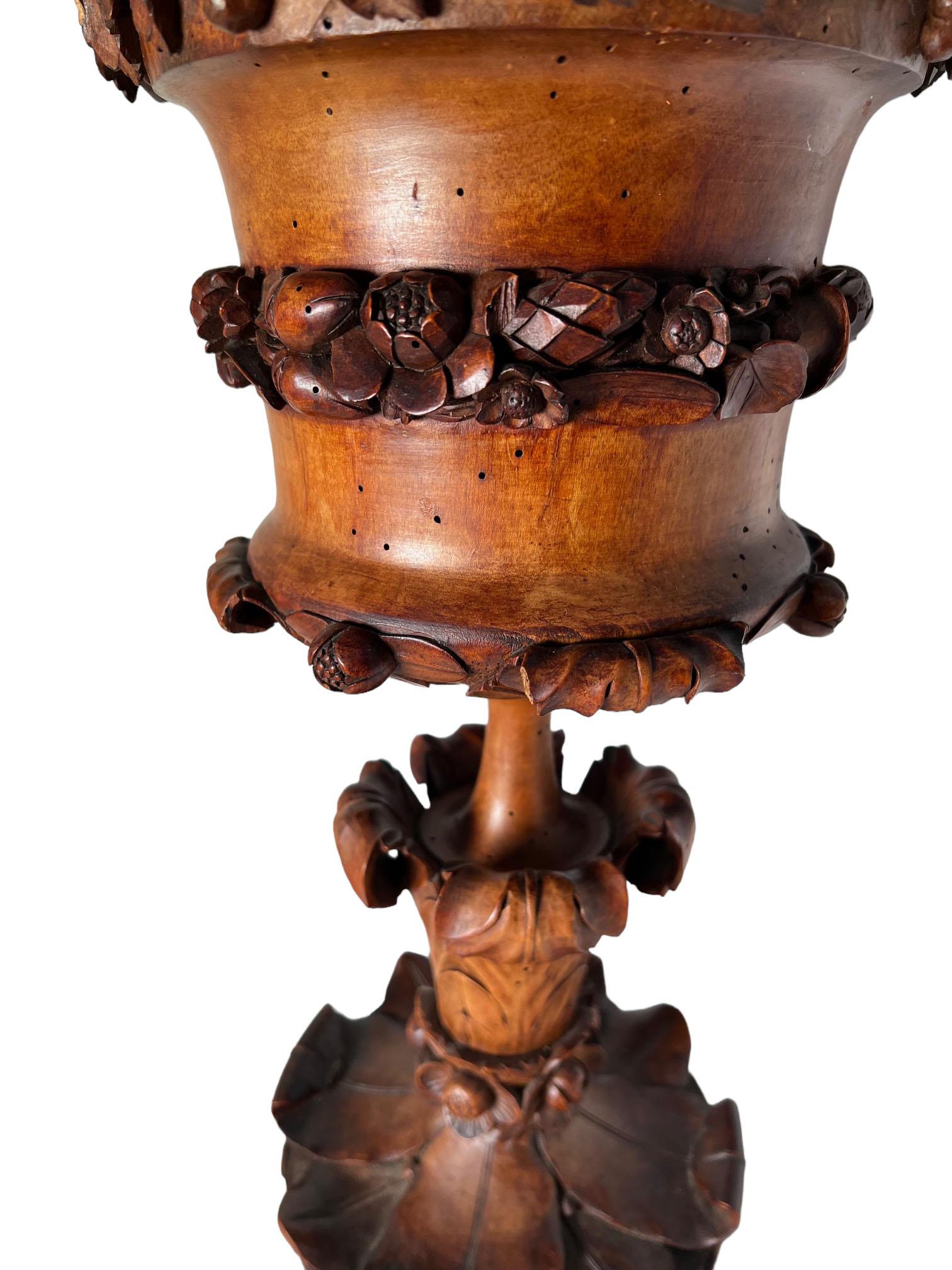 Carved Wood Cup With Lid Circa 1800 For Sale 3