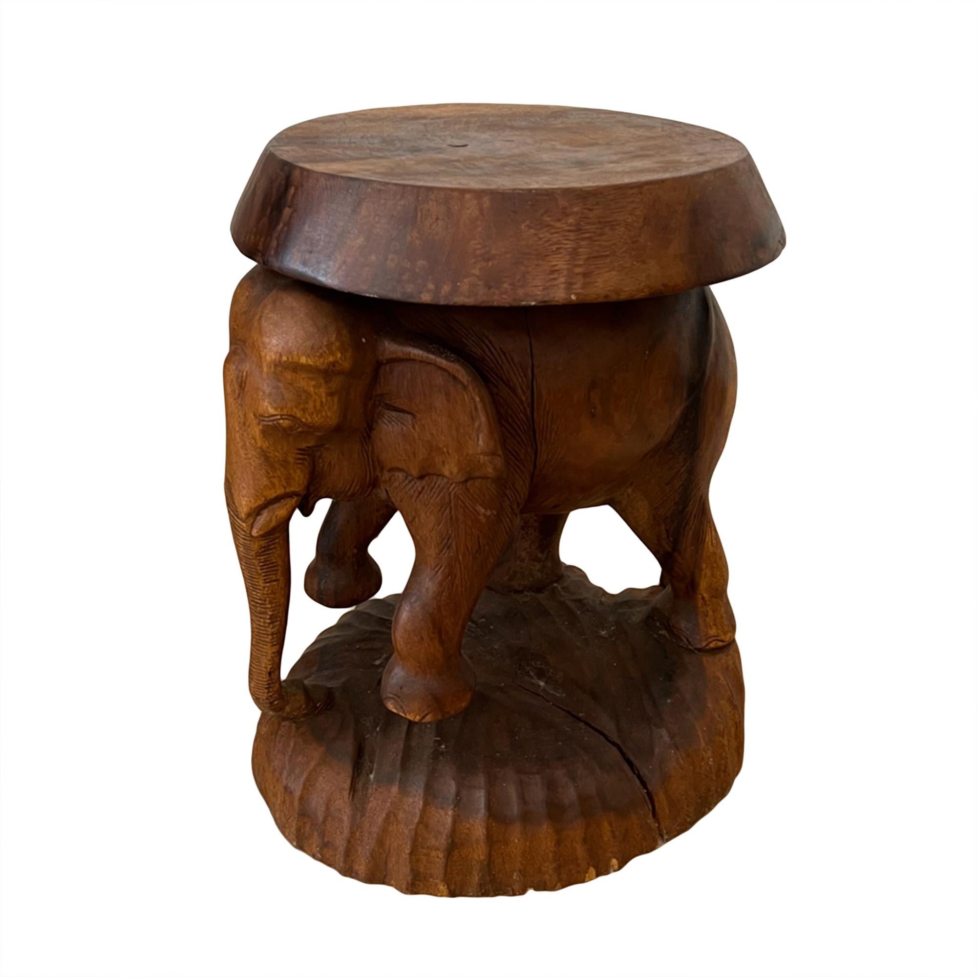 Sri-Lankais Table éléphant en bois sculpté en vente