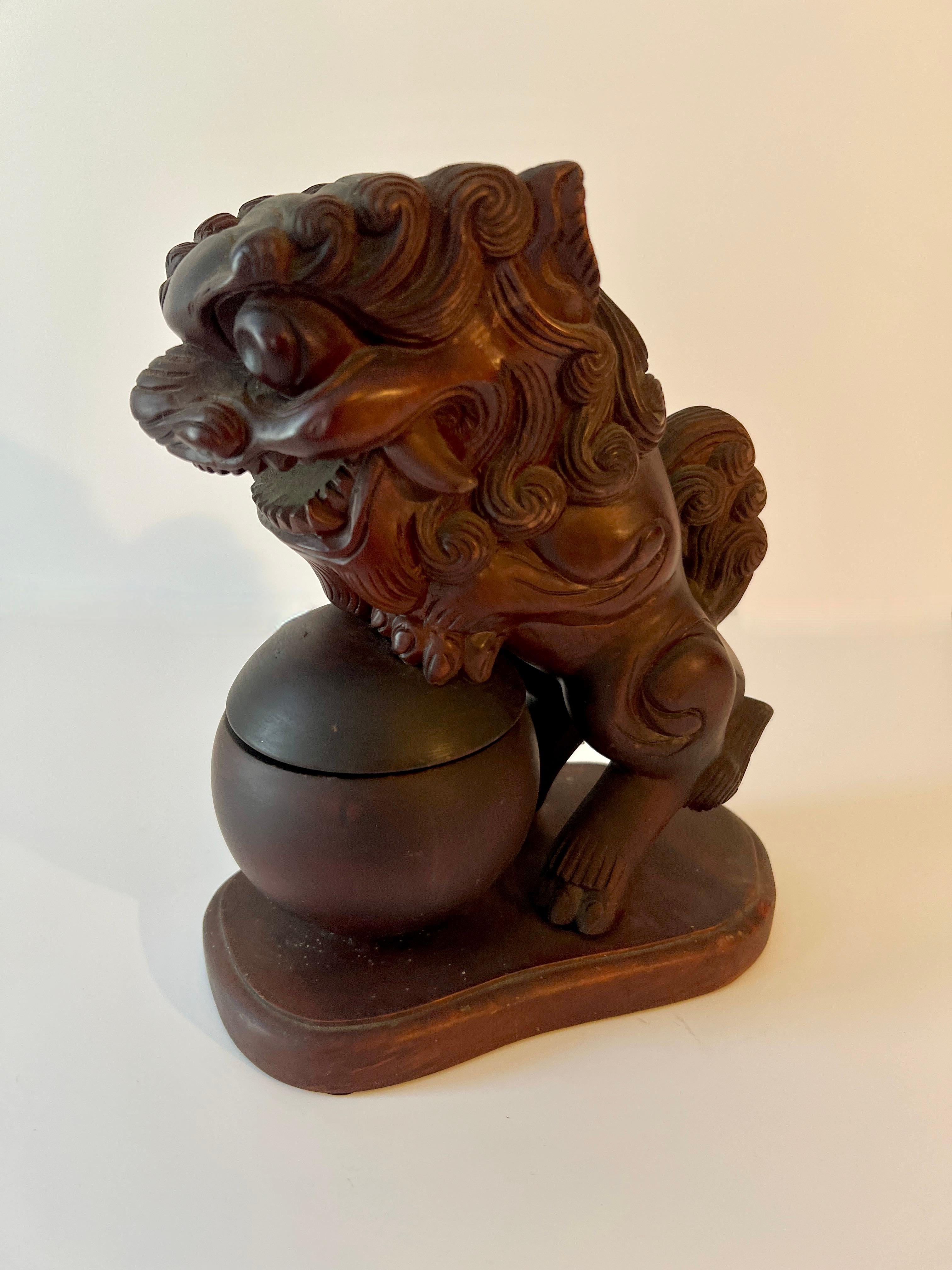 Cendrier, cigarette ou cendrier 420 décoratif de chien Foo en vente 1