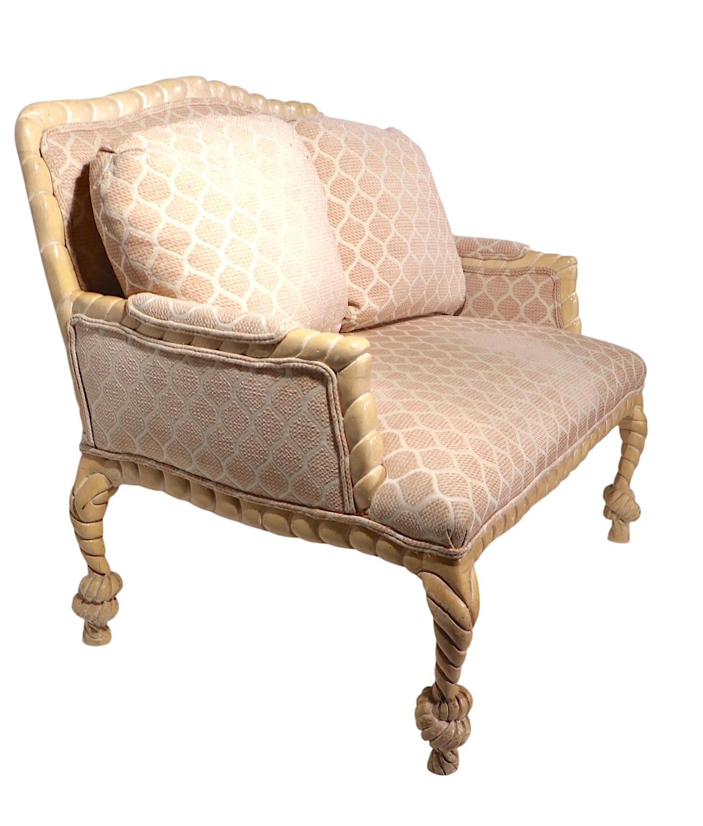 Schnitzerei Wood Frame Rope Tassel Loveseat  Sofa nach AME Fournier Hergestellt in Italien im Zustand „Gut“ im Angebot in New York, NY