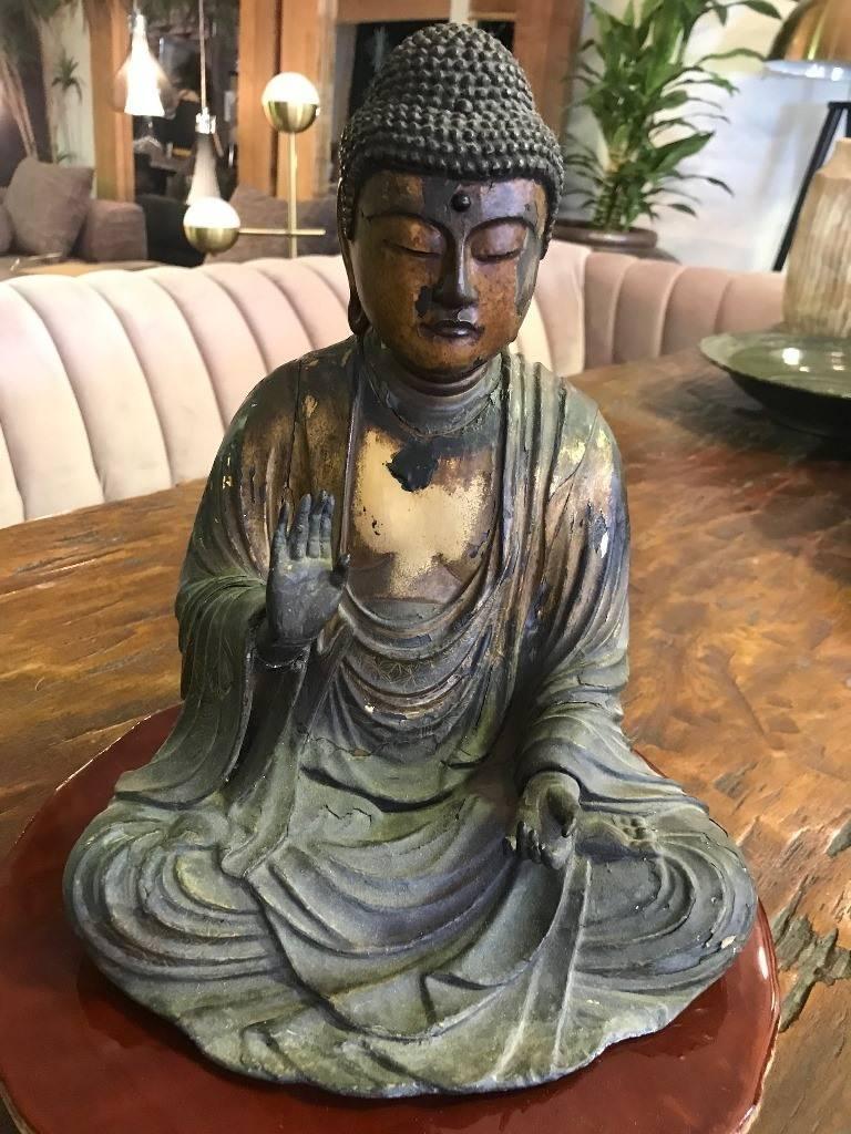 Sculpture en bois sculpté et laqué d'un bouddha japonais assis d'Edo Amida Nyorai en vente 10