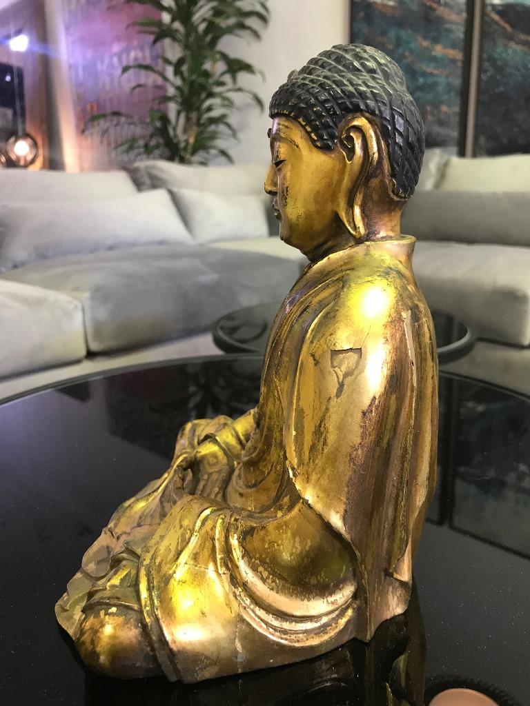 Carved Wood & Gilt-Lacquered Seated Japanese Temple Shrine Buddha ‘Amida Nyorai’ In Good Condition In Studio City, CA