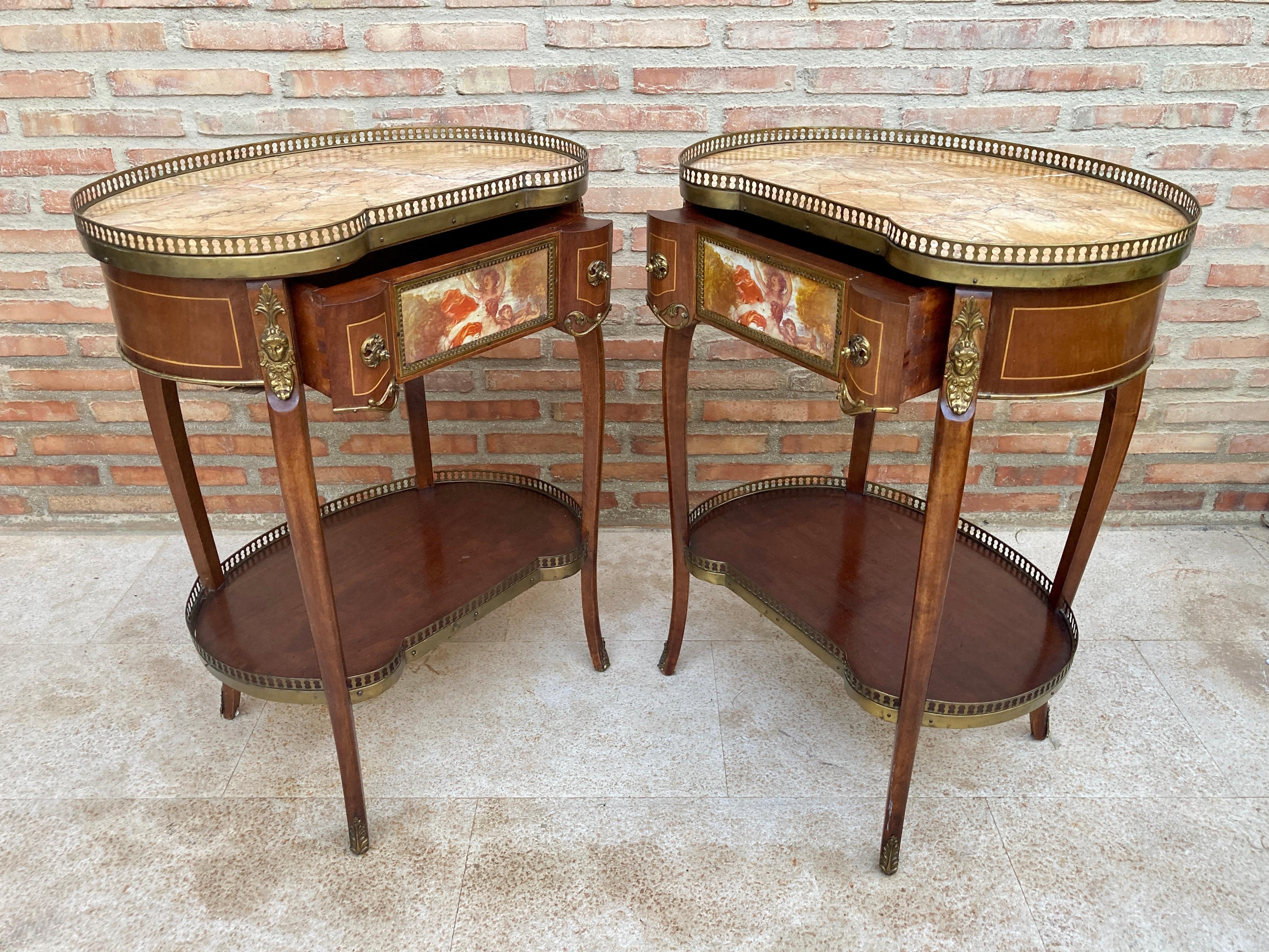 English Carved Wood Kidney Shaped Bedside Tables with Bronze and Marble Top, Set of 2 For Sale