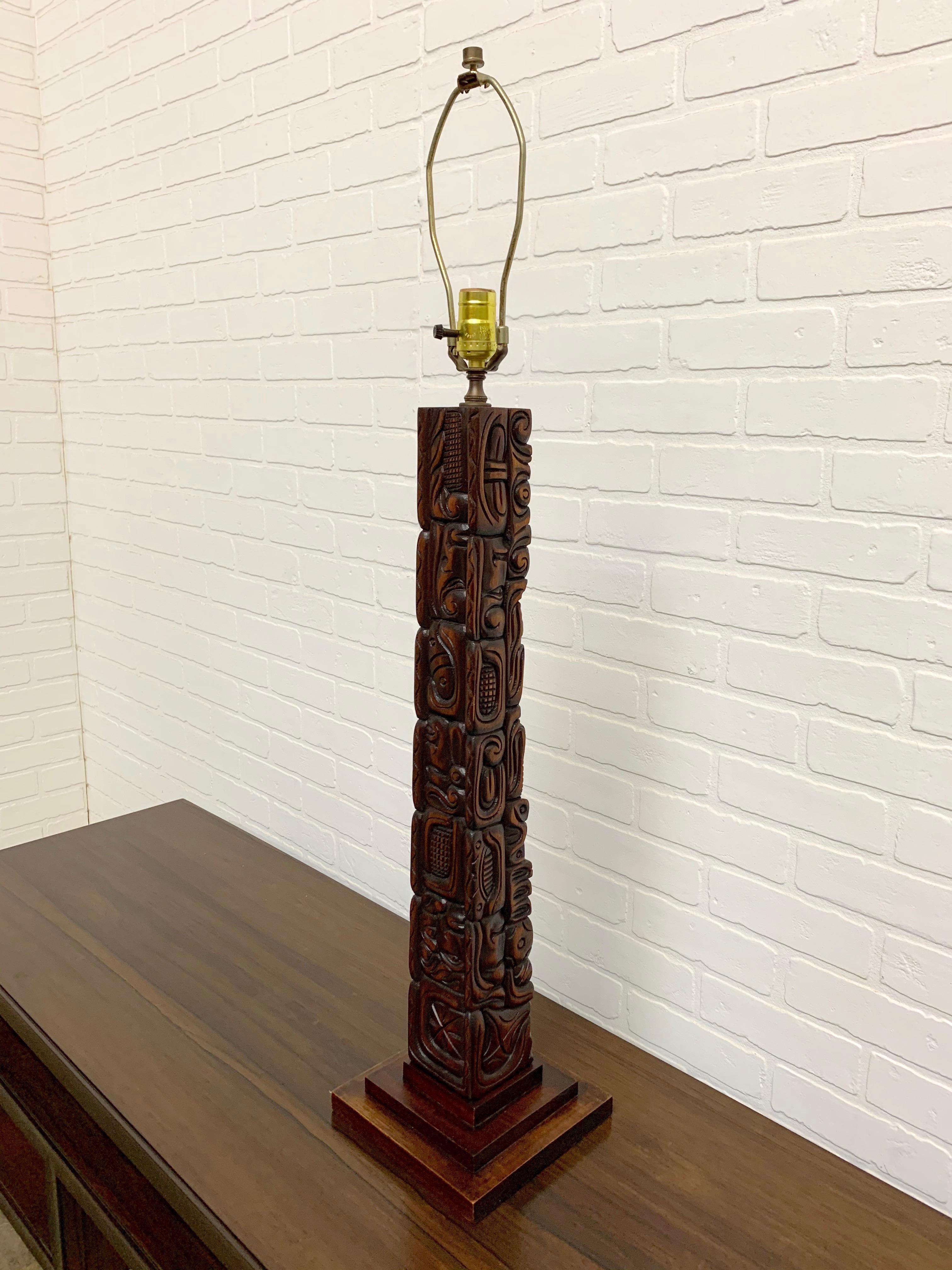 Carved Wood Midcentury Tiki Lamp In Good Condition In Denton, TX