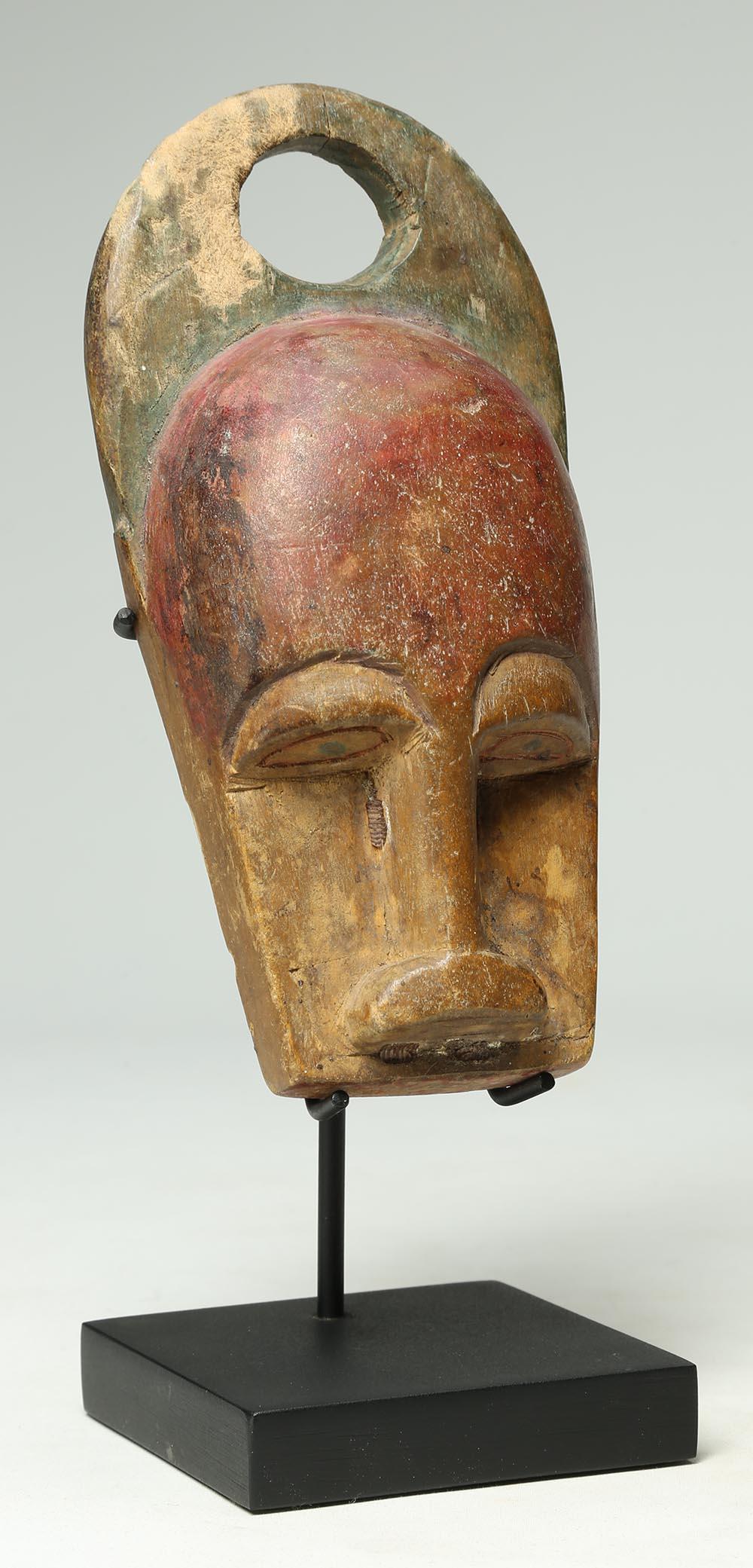Tribal Support miniature en bois sculpté pour masque de vache Baule Bush, côte ivoire, début du 20e siècle en vente