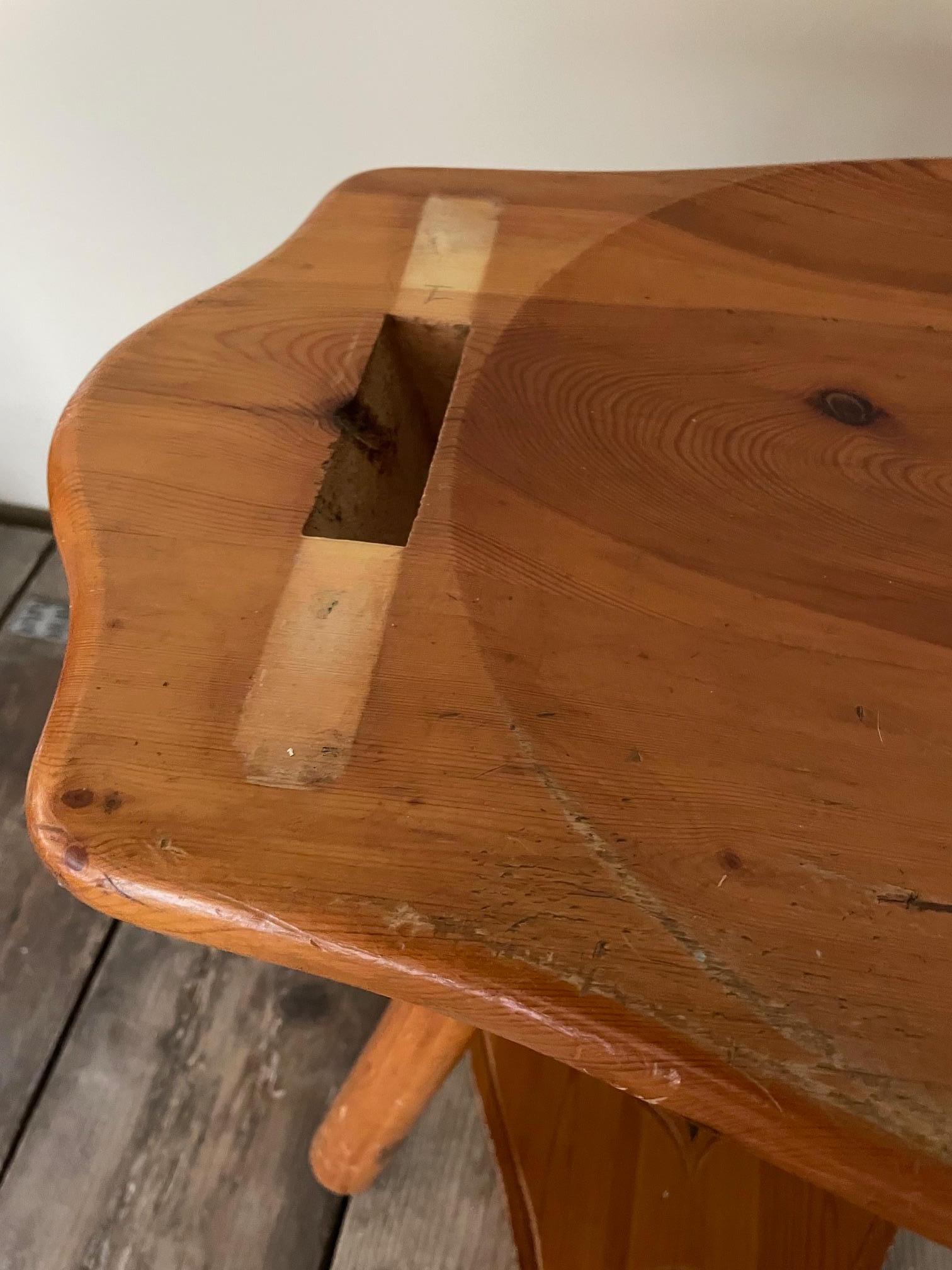 Carved wood mountain chair For Sale 3