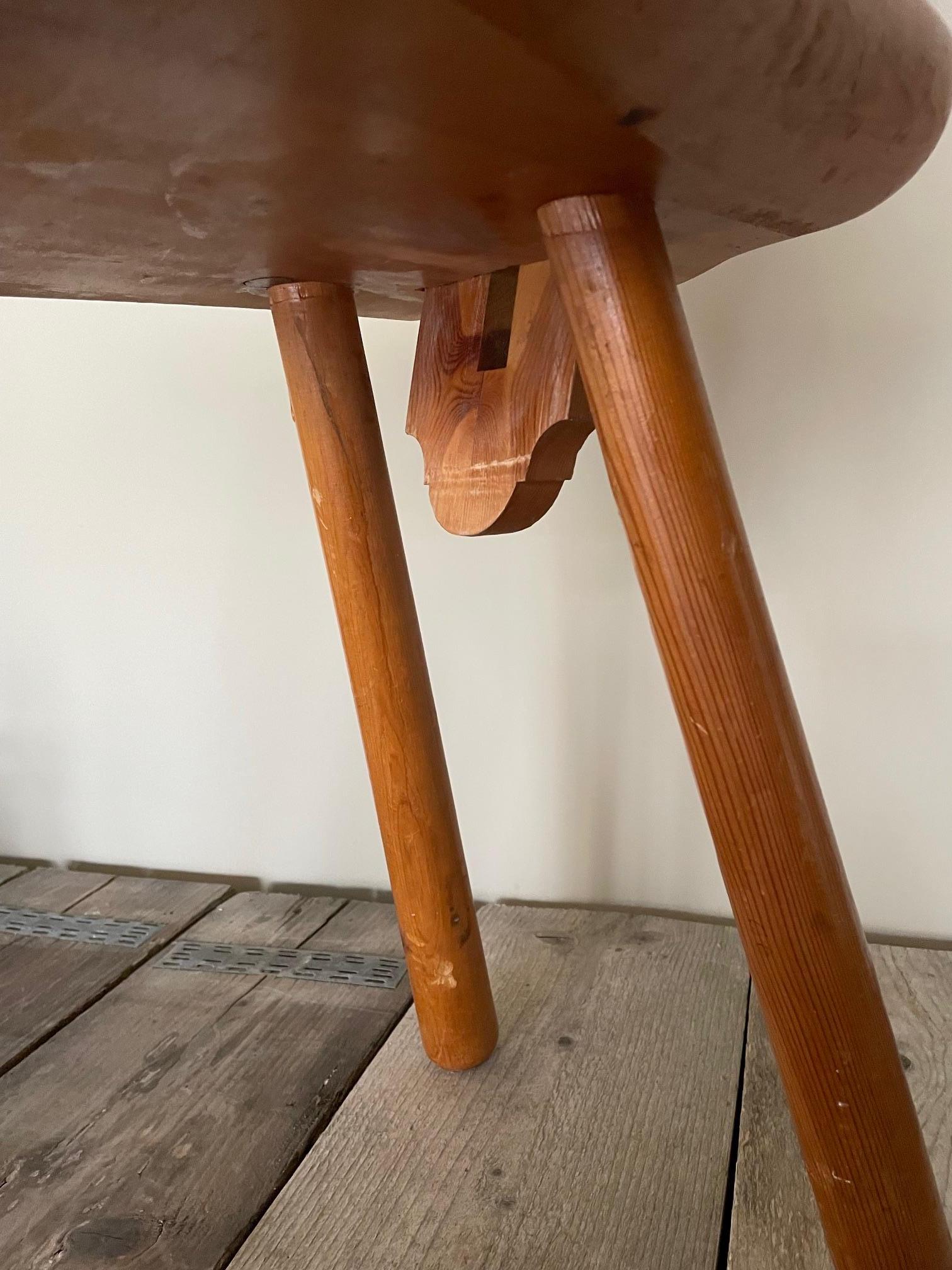 Carved wood mountain chair For Sale 1
