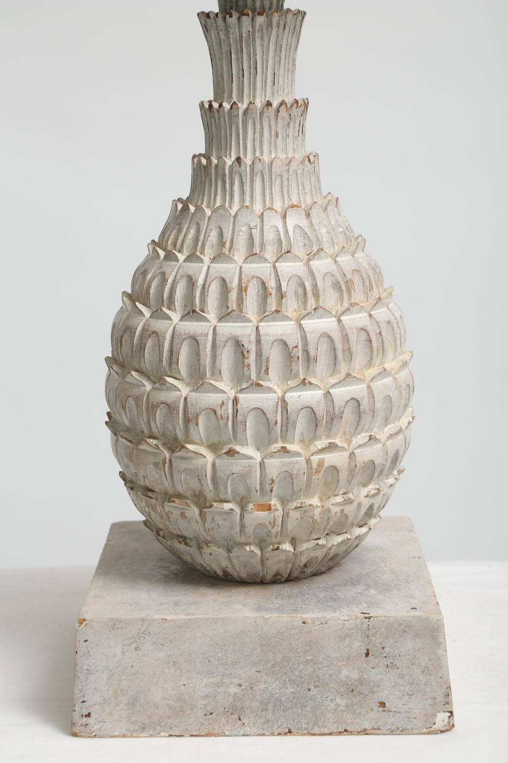 Sculpté Lampe de bureau en bois sculpté en forme d'ananas en vente
