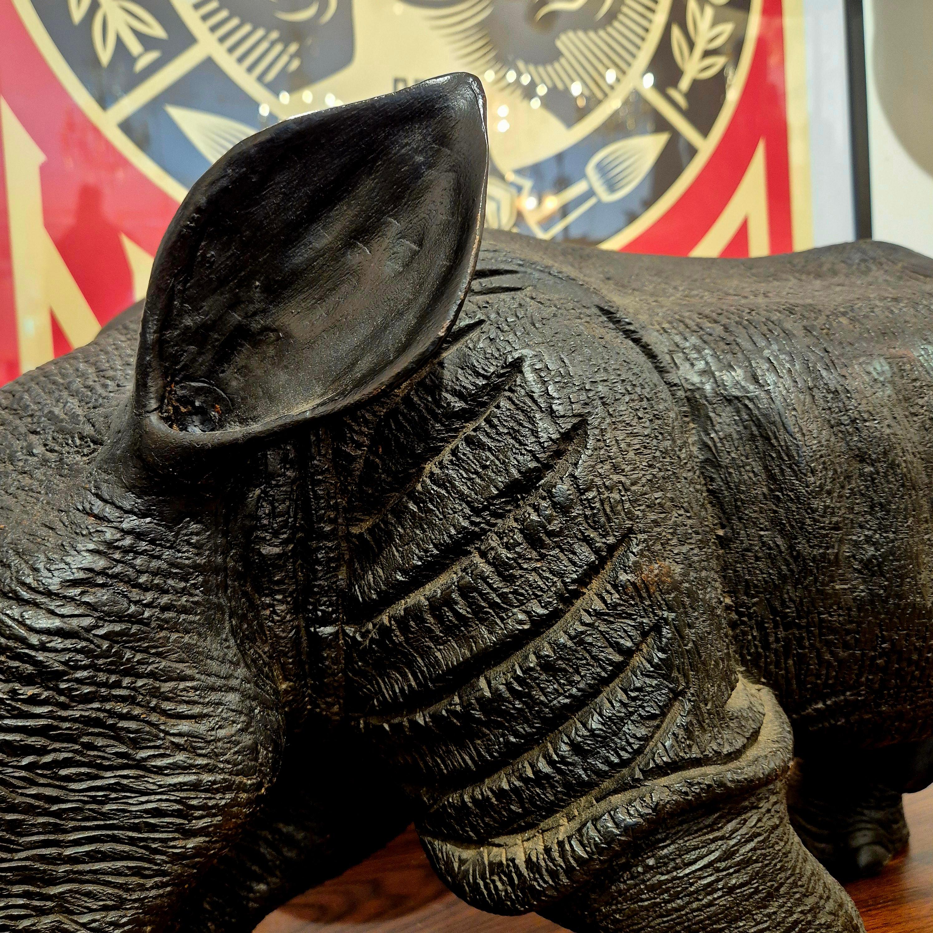 Carved wood rhinoceros, Circa 1950 In Good Condition For Sale In NICE, FR