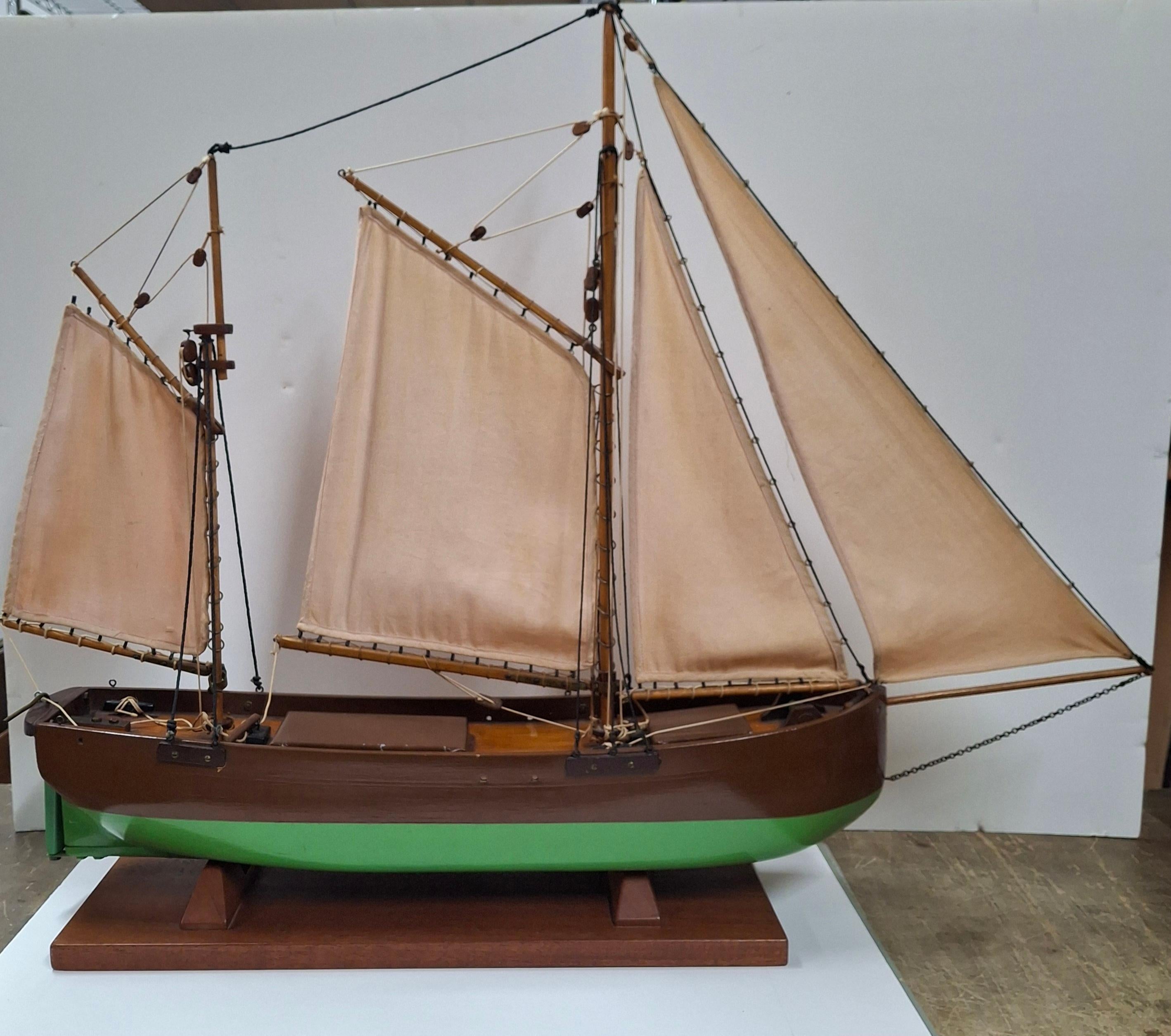 Barca a vela in Wood intagliato in vendita 7