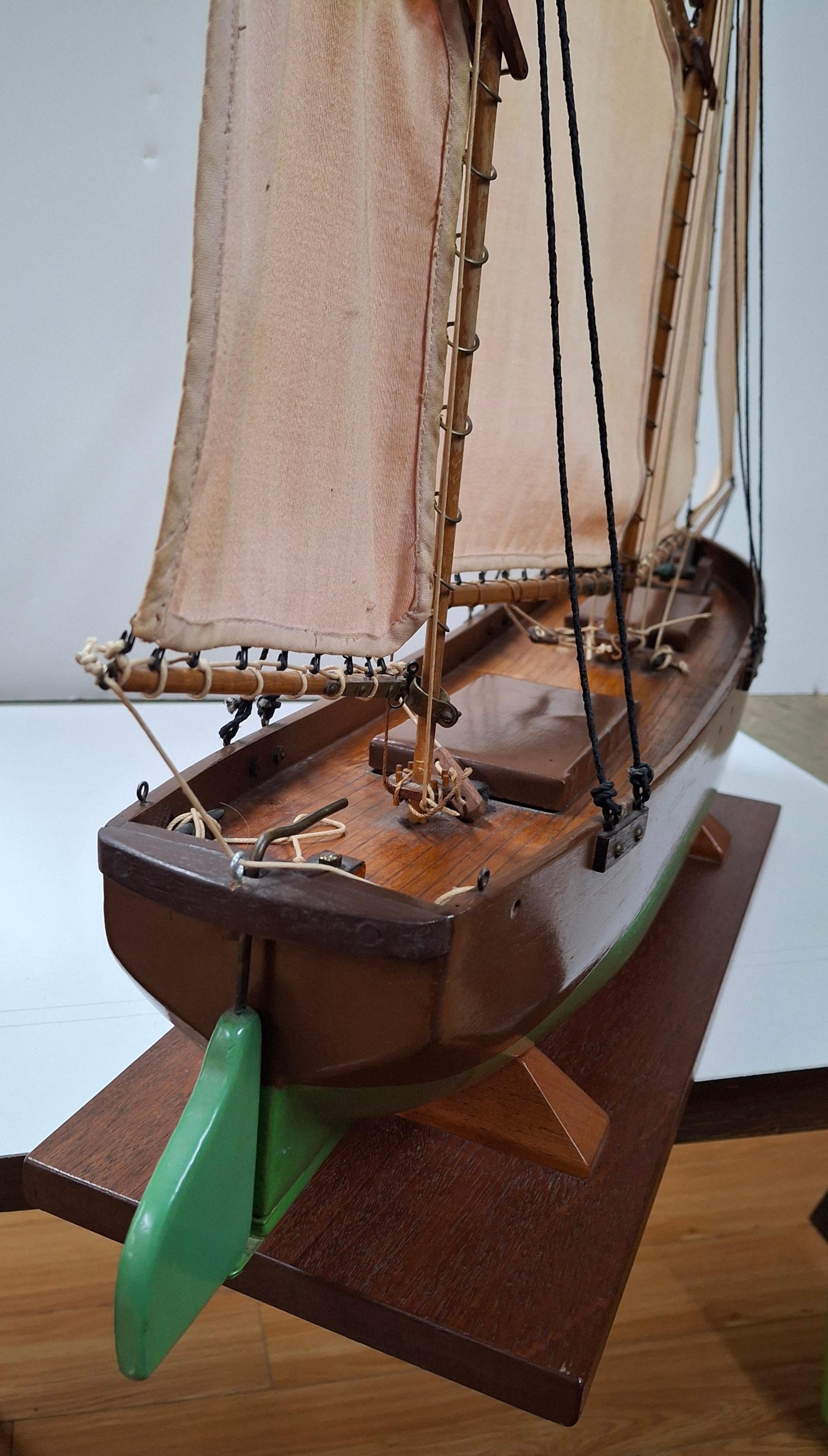 Barca a vela in Wood intagliato in vendita 9