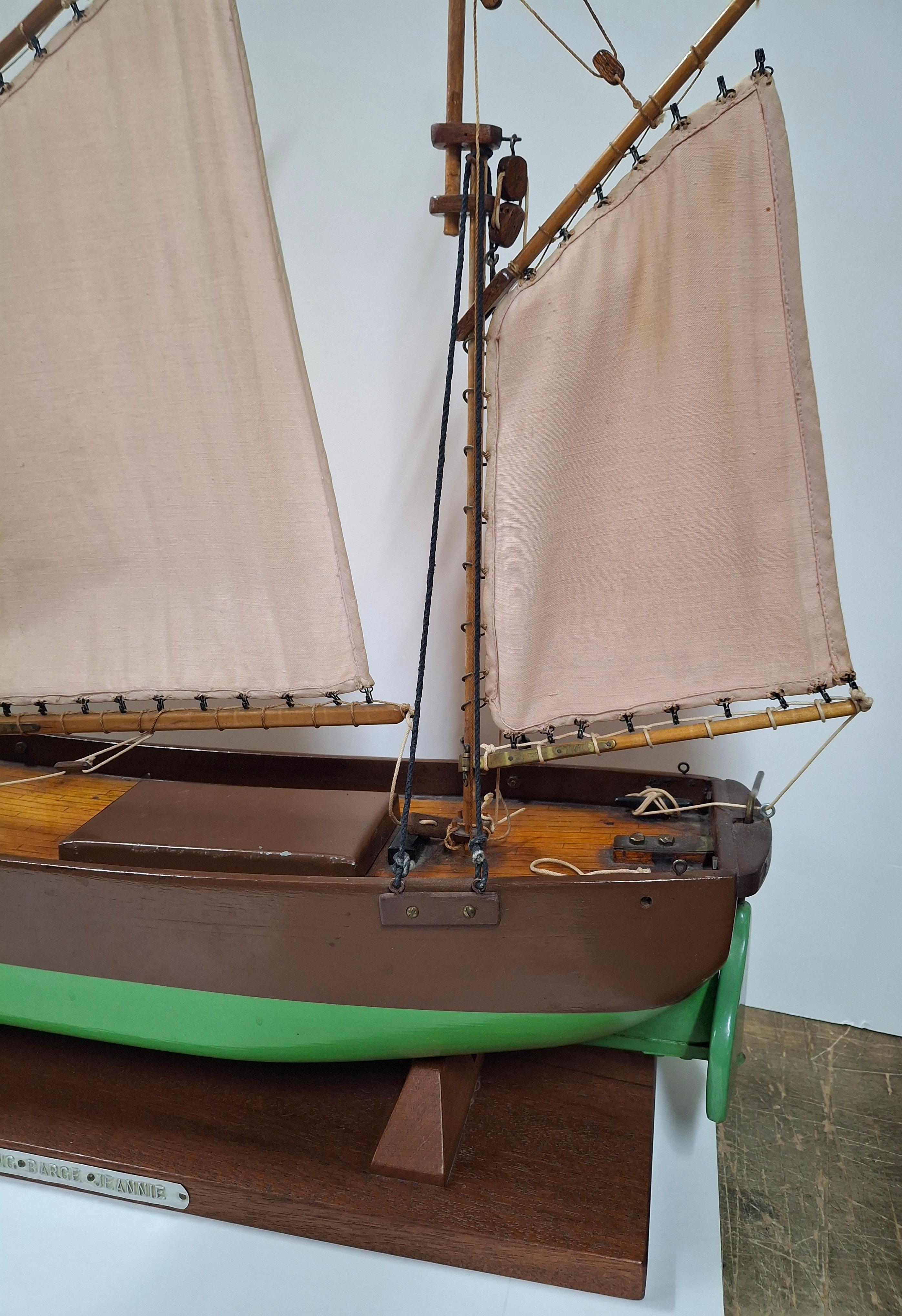 Barca a vela in Wood intagliato in vendita 3