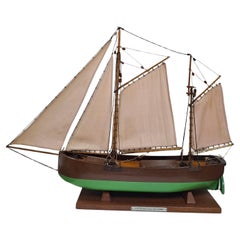 Barca a vela in Wood intagliato