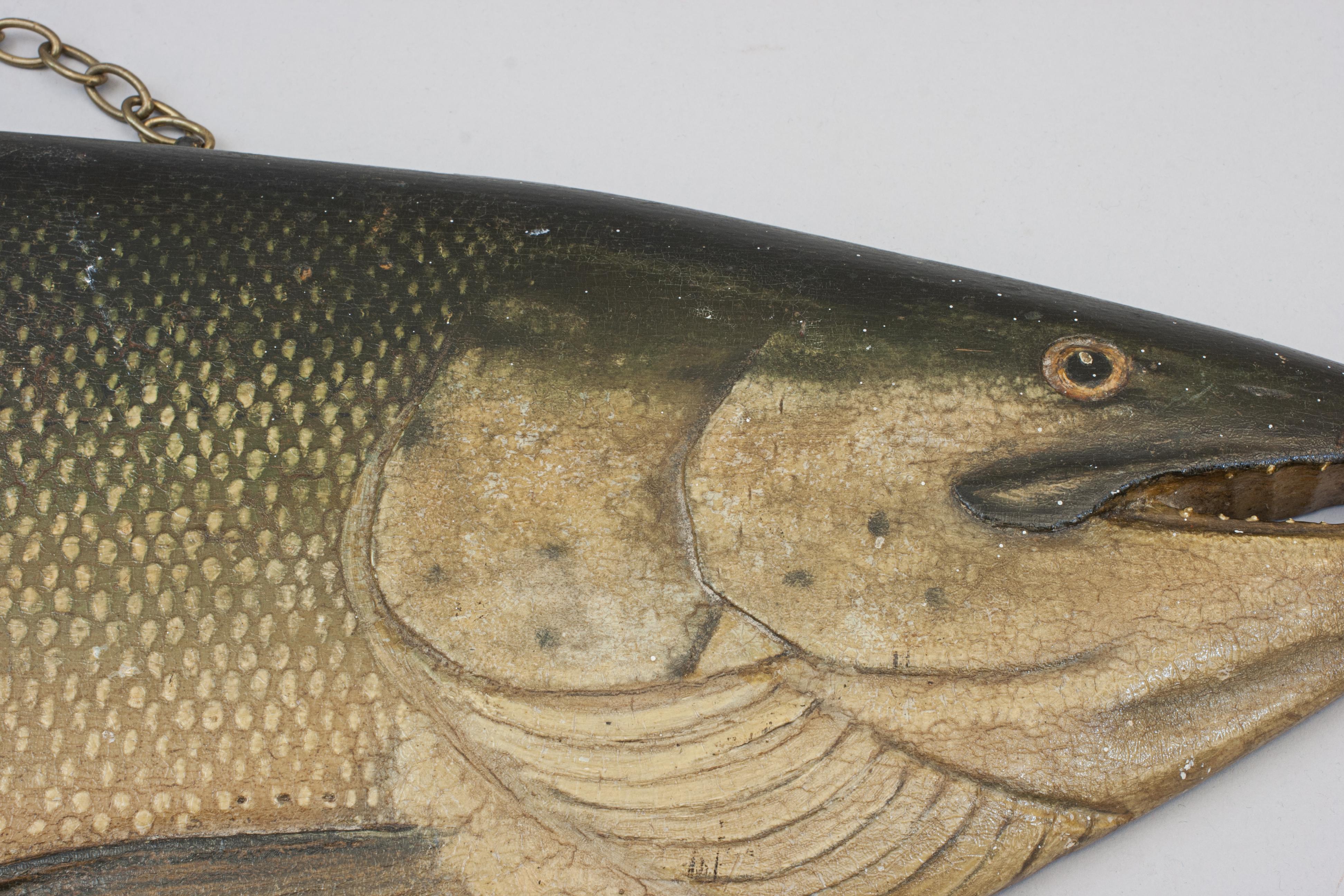 Modèle saumon et poisson en bois sculpté en vente 2