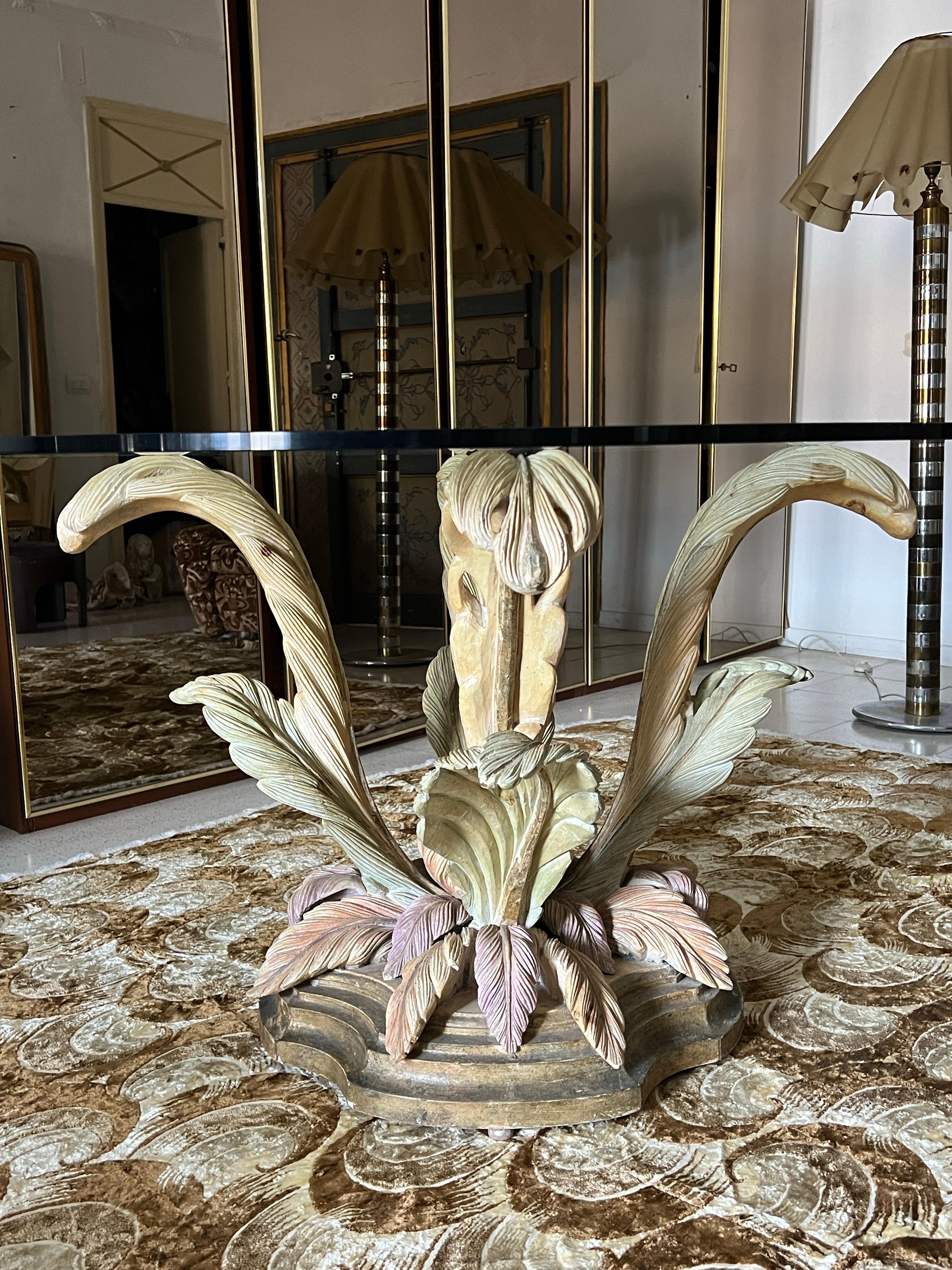 20ième siècle Table de salle à manger sculpturale à motif de fleurs, Italie, 1970 en vente