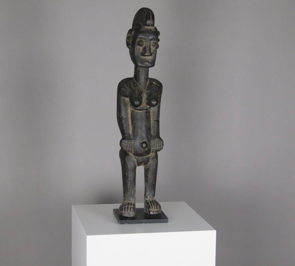 African Carved Wood 'Senufo' Statue on Stand For Sale
