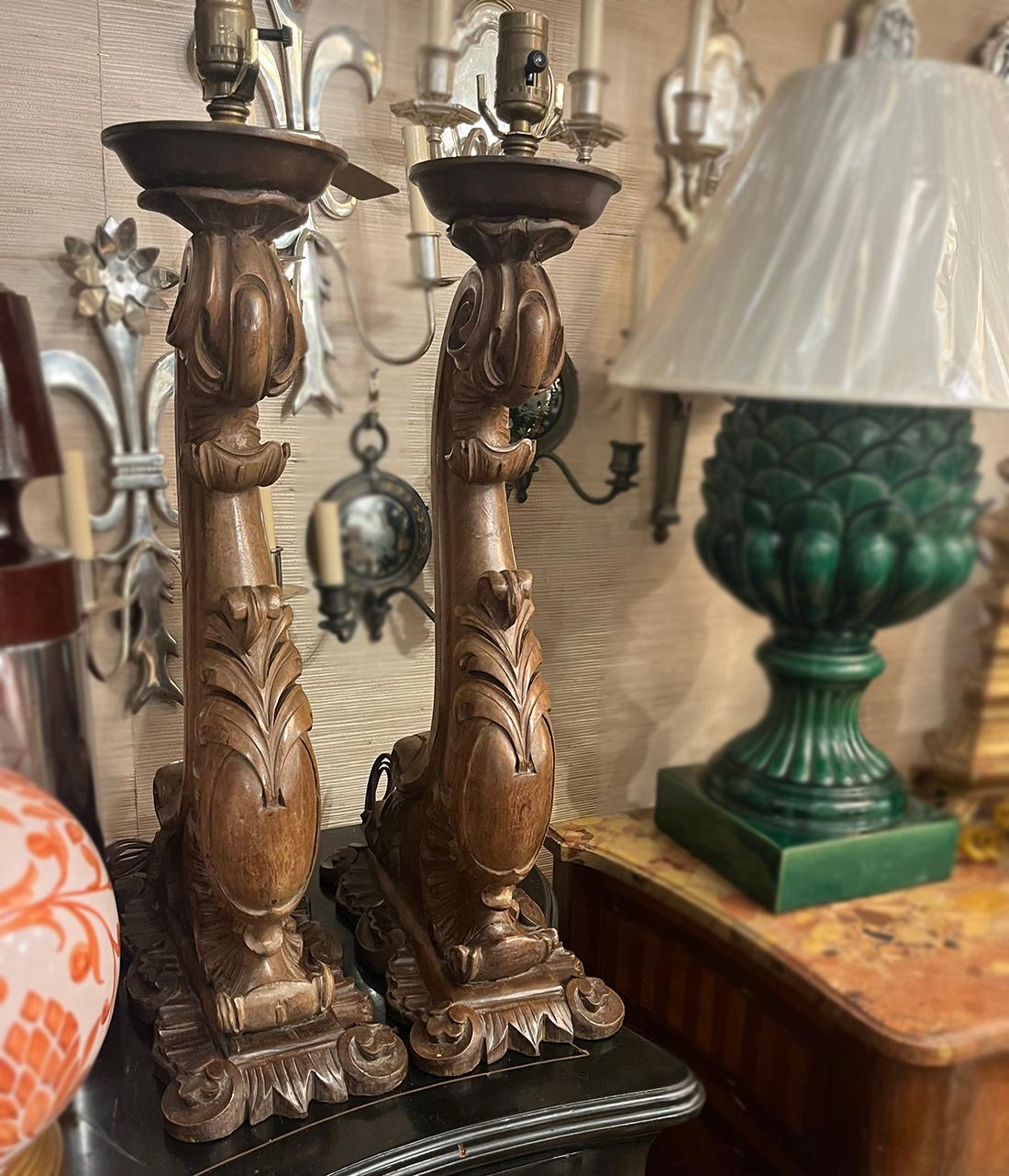 Lámparas de mesa de madera tallada Tallado en venta