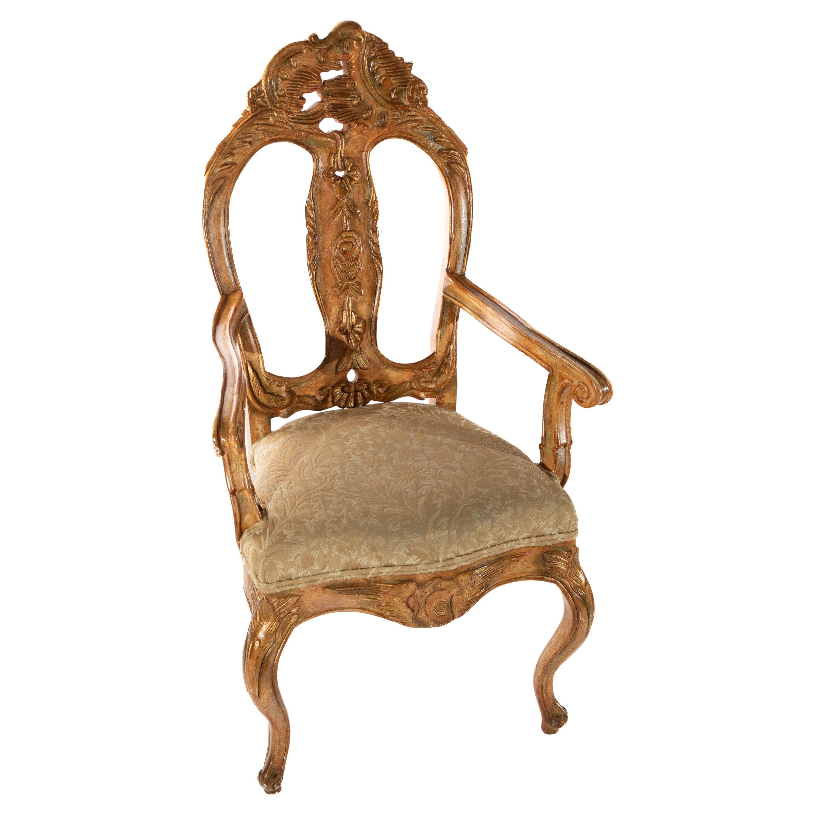 Chaise à accoudoirs en bois sculpté de style vénitien