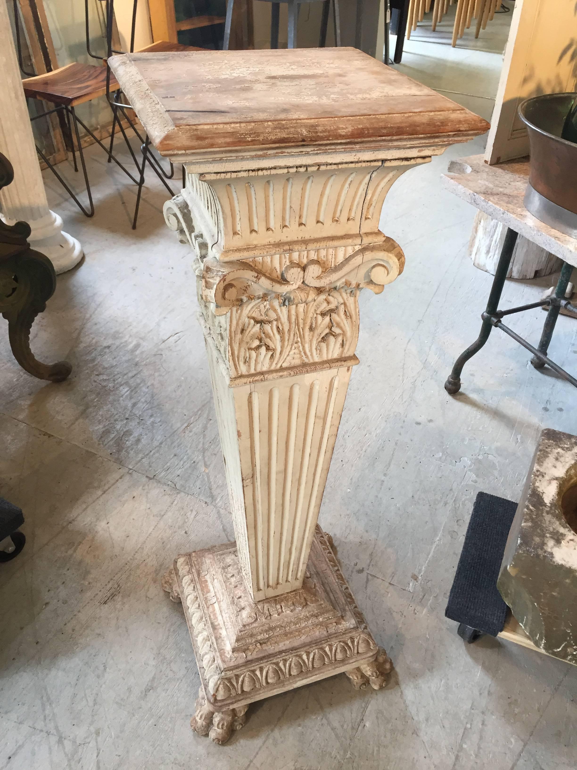 Carved Wood Victorian Pedestal In Excellent Condition For Sale In North Beninngton, VT