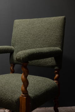 Fauteuil en bois sculpté