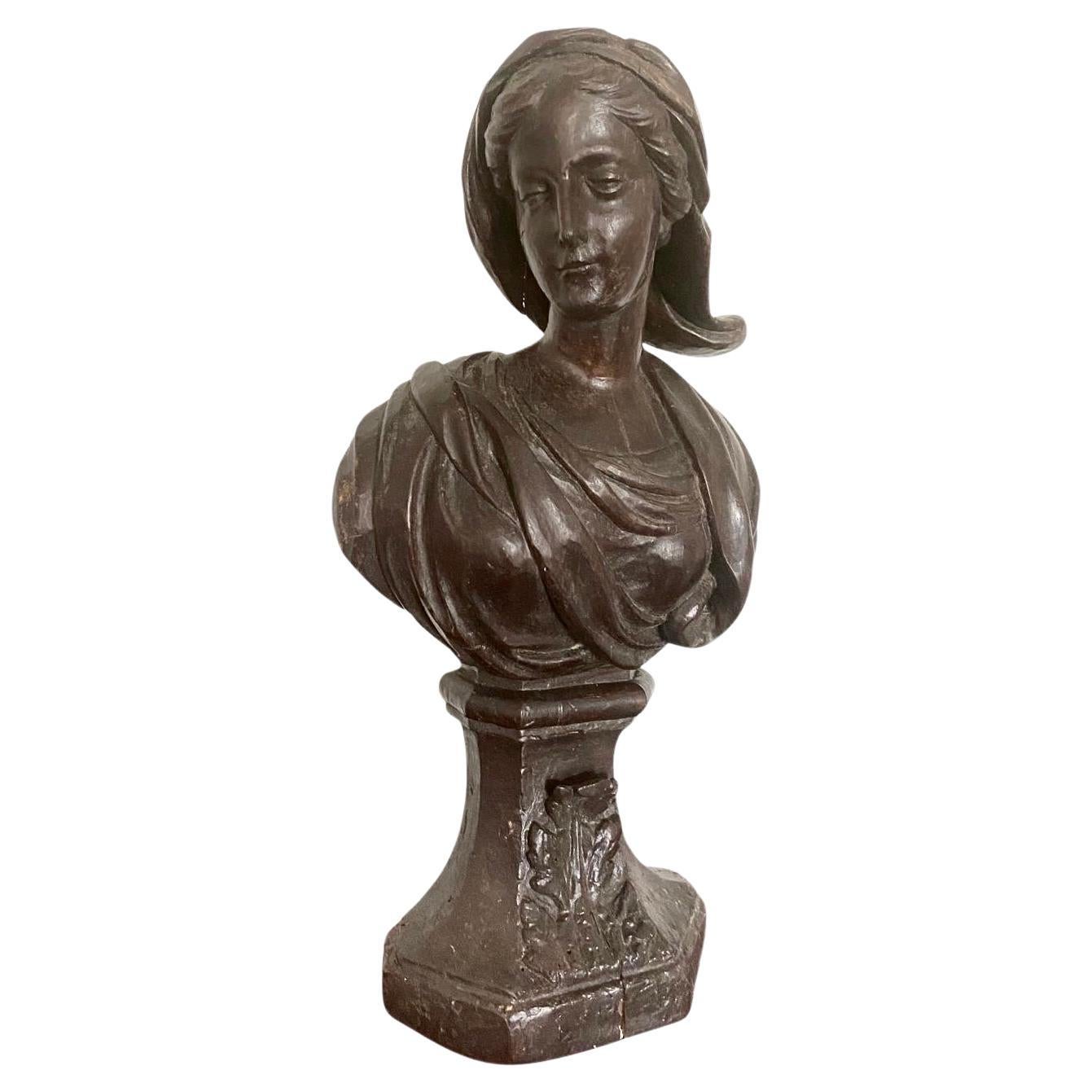 Buste de femme en bois sculpté, France, période Louis XIV, vers 1700