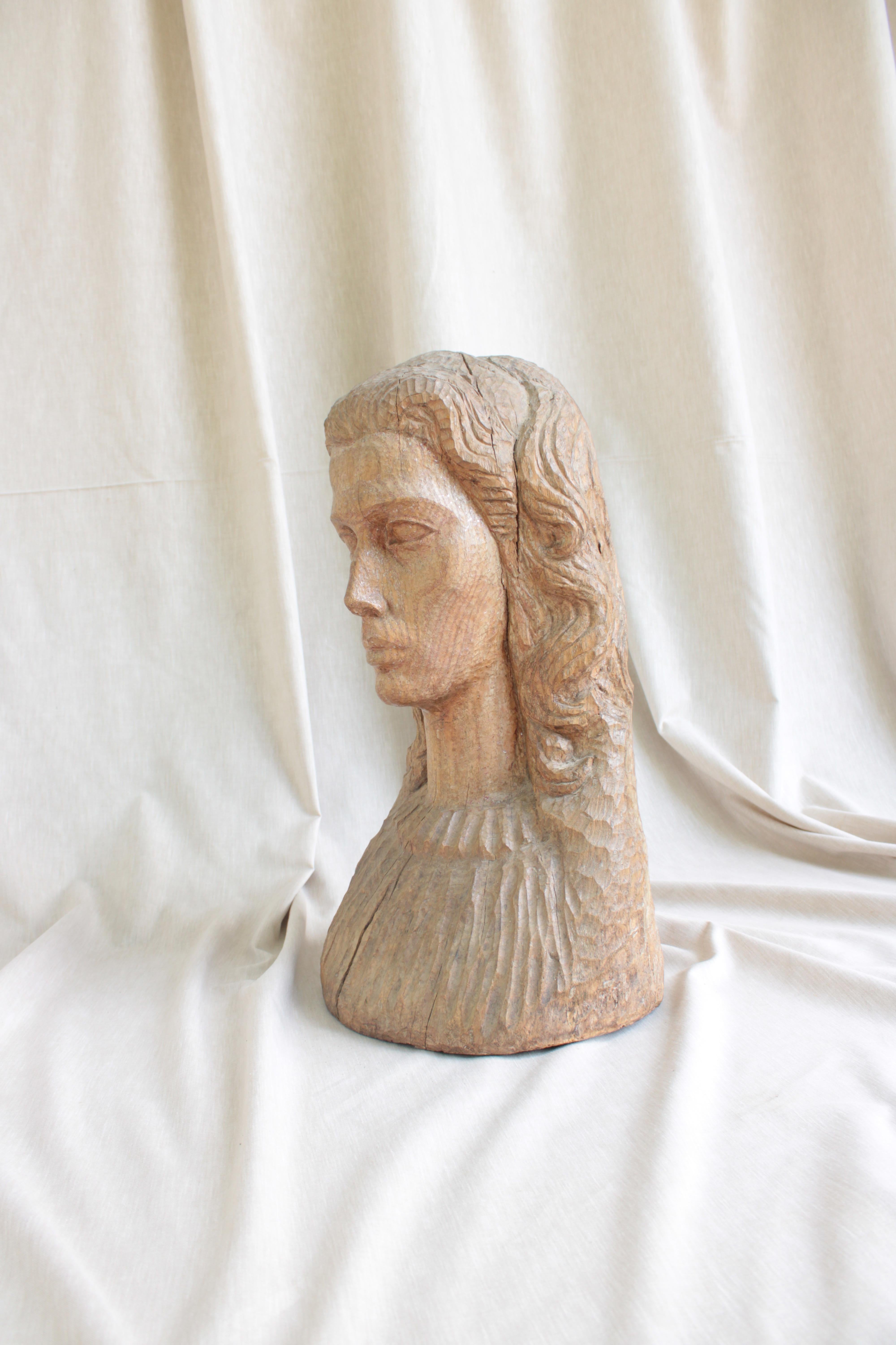Carved Wooden Bust of a Woman, Portugal, 1930s For Sale 1