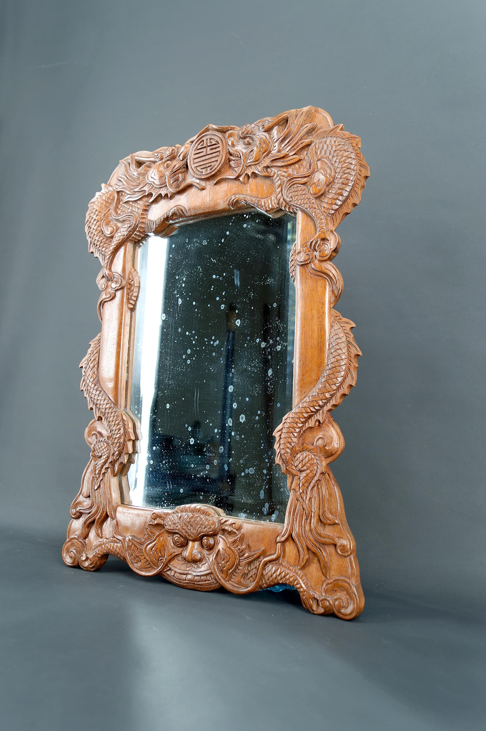 Vietnamien Miroir dragon en bois sculpté, Indochine, Circa 1900 en vente