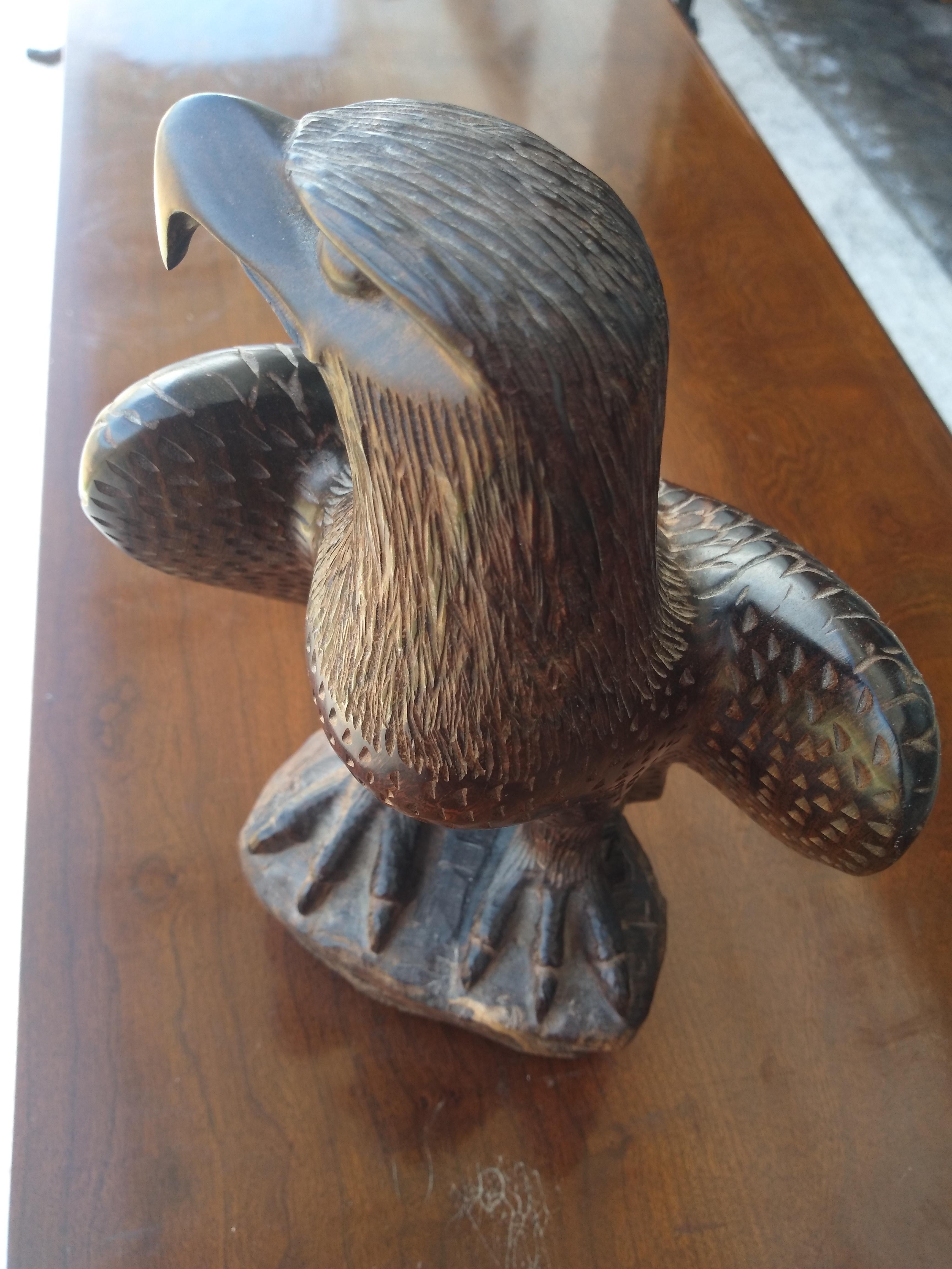 Bois Aigle en bois sculpté en vente