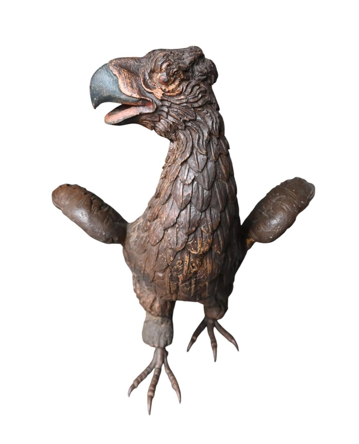 Francese Aquila in legno intagliato con artigli in ferro - XIX secolo in vendita