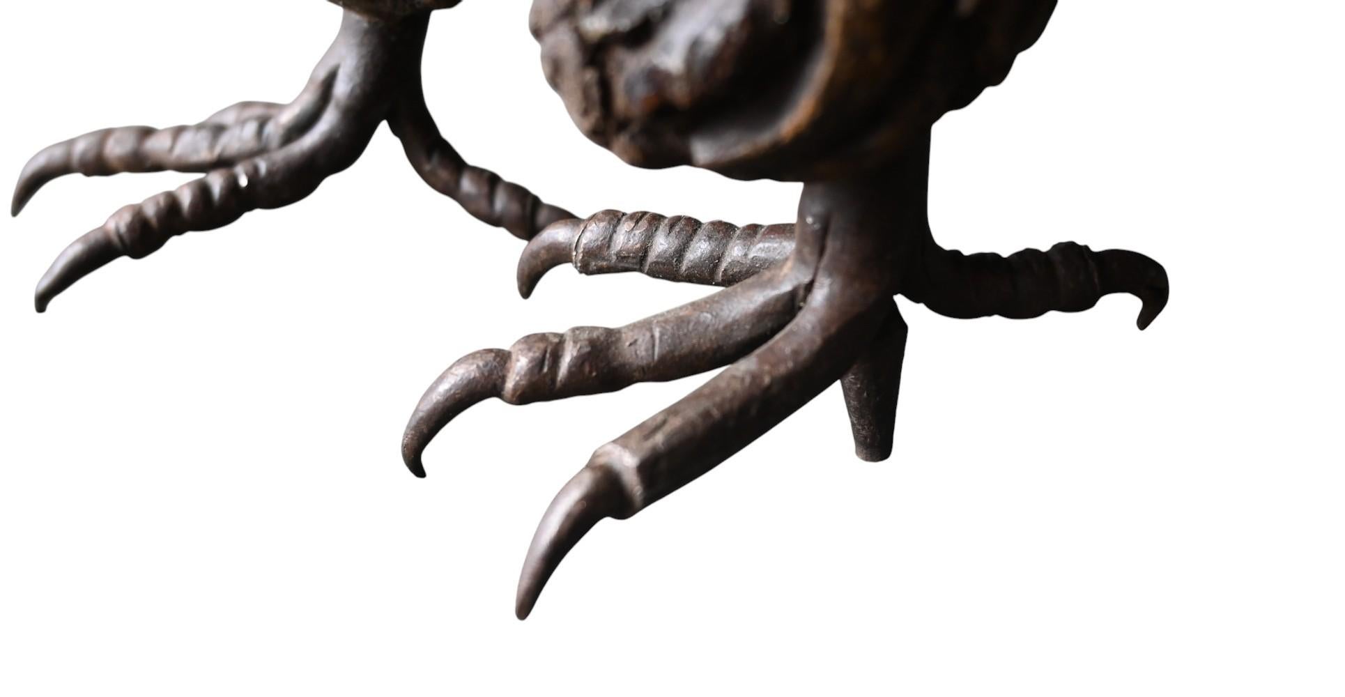 Aquila in legno intagliato con artigli in ferro - XIX secolo in vendita 2