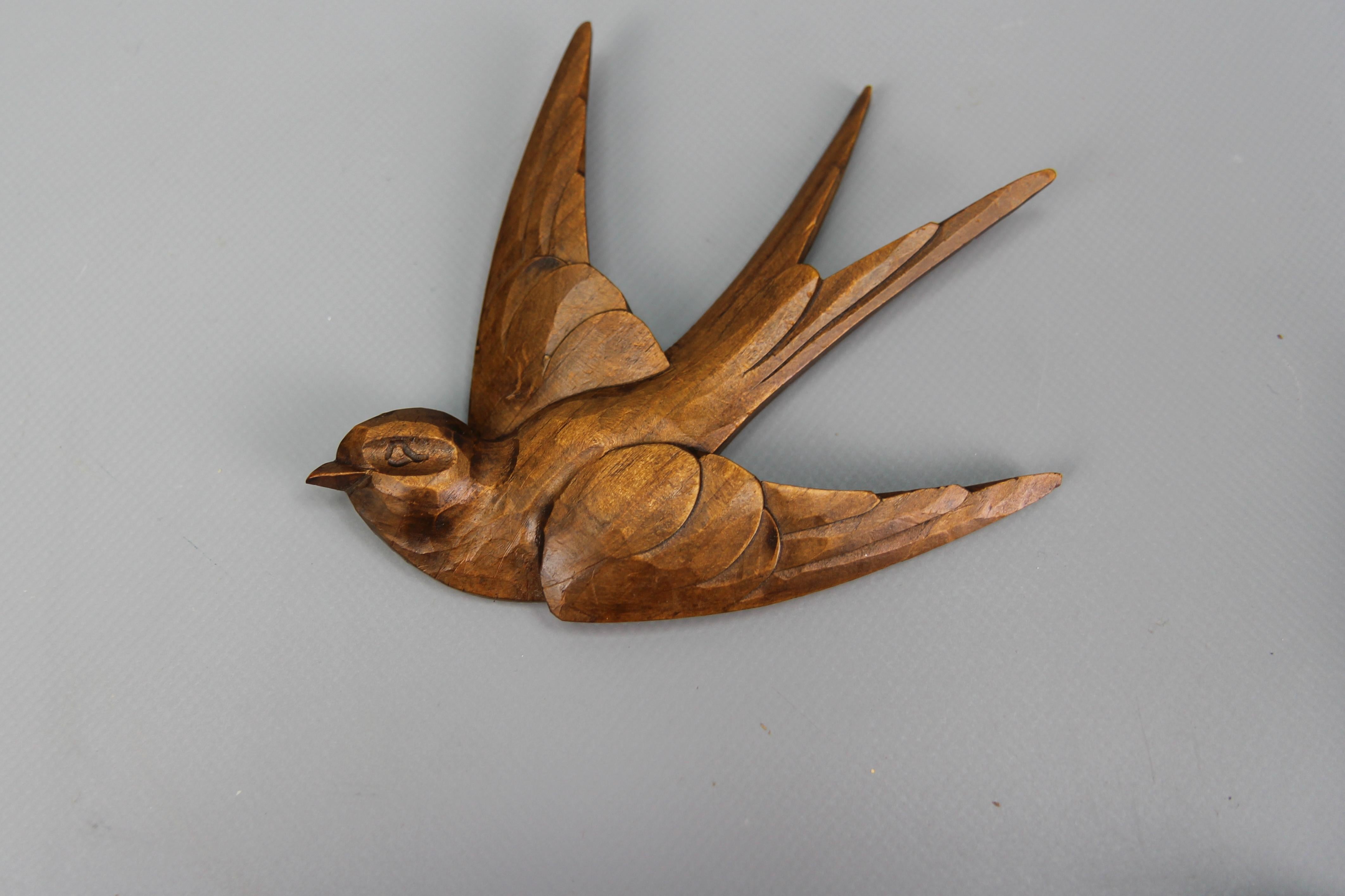 Early 20th Century Carved Wooden Flying Bird Wall-Mounted Figures, Set of Four